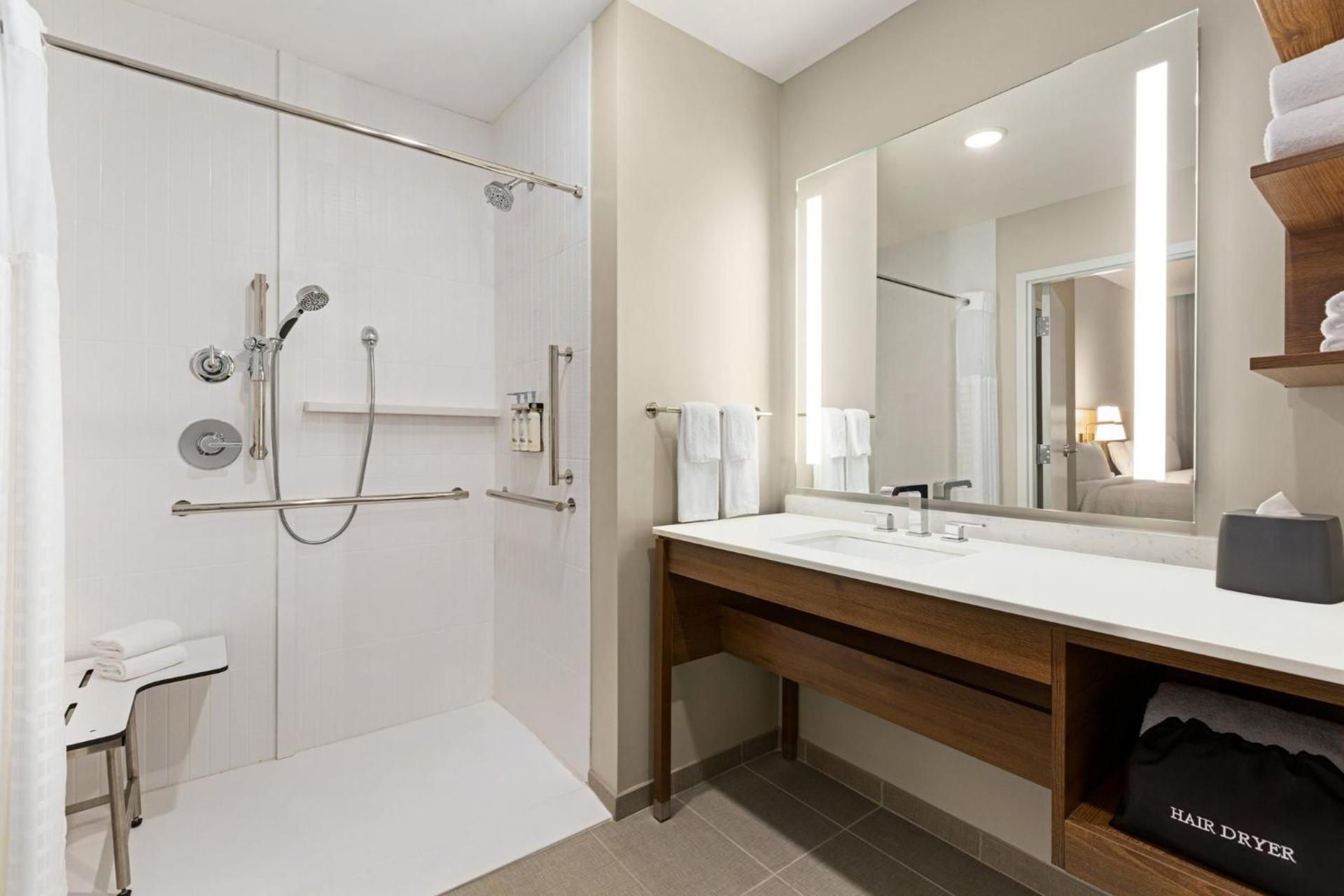 King Studio Suite - Hearing Accessible/Non-Smoking