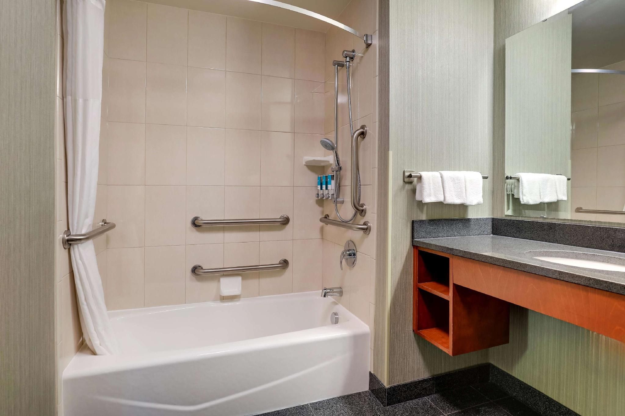 1 King Bed Upper Floor, Accessible with Tub