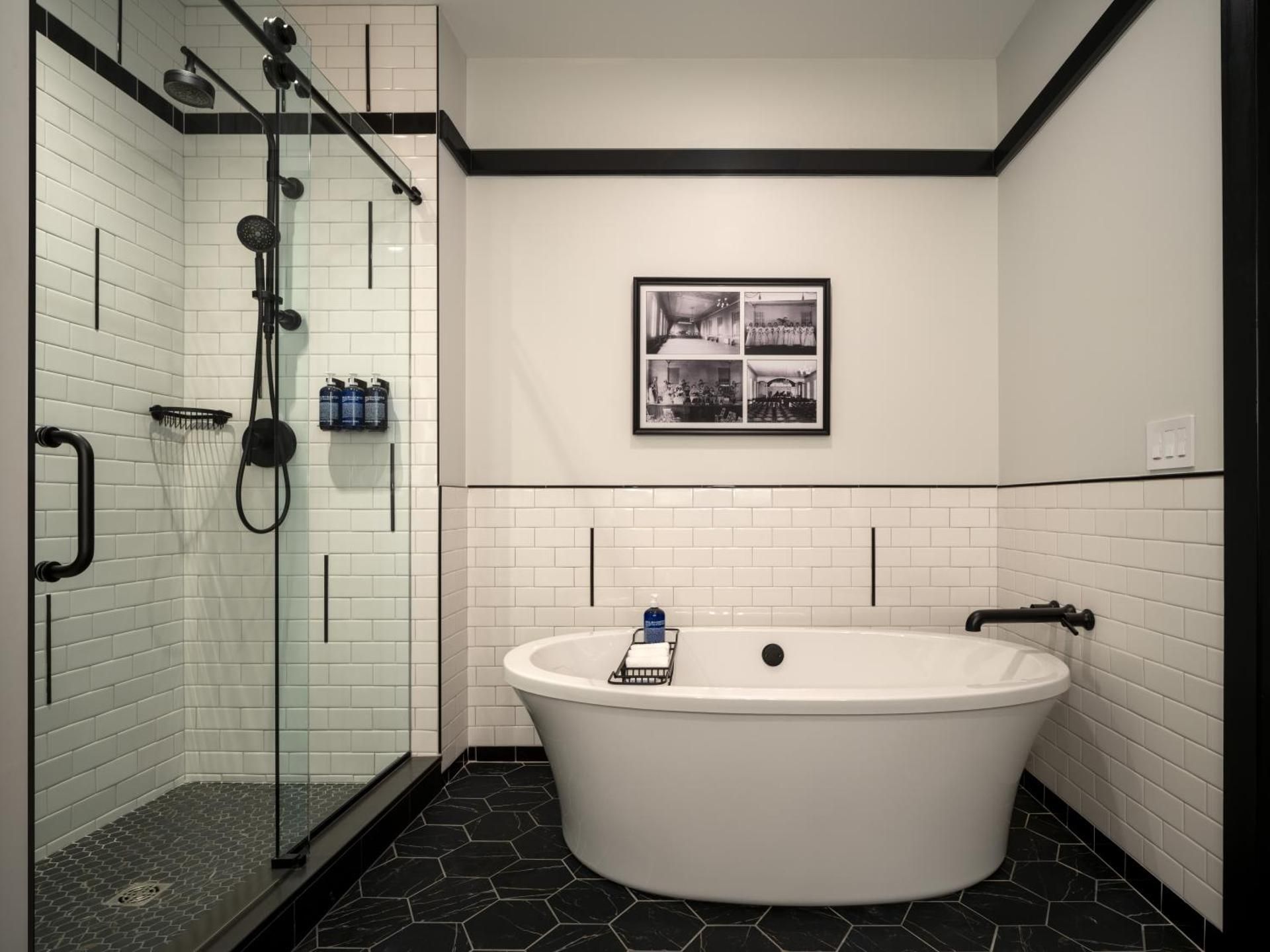 King Studio Suite - Mobility/Hearing Accessible w/Tub