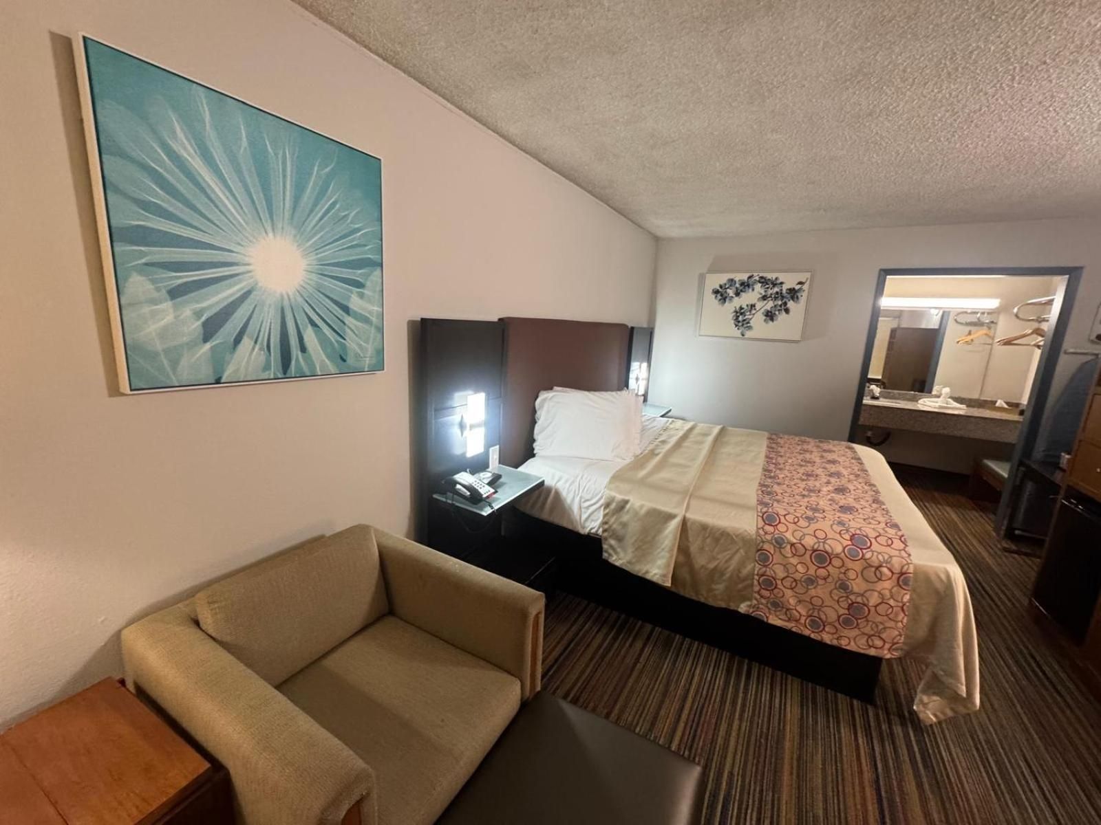 Deluxe King Room