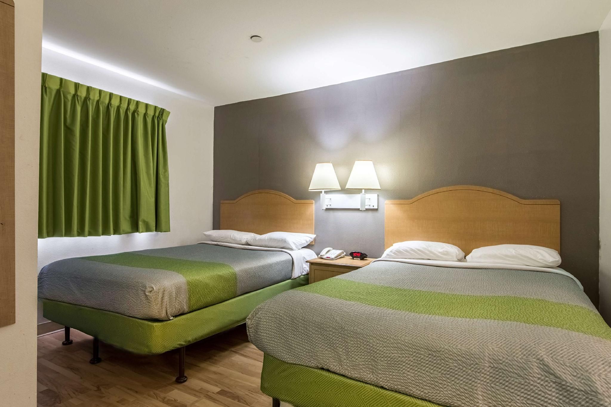 2 Full Beds | Non-Smoking, Kitchen