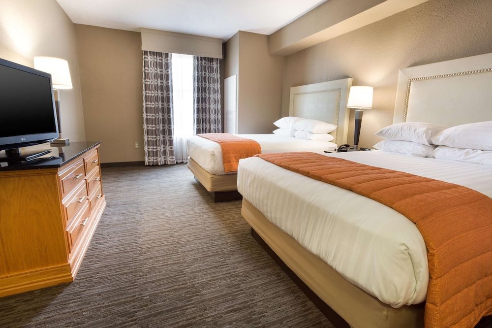 Suite, 2 Queen Beds (Sofa Sleeper, 2 Rooms)