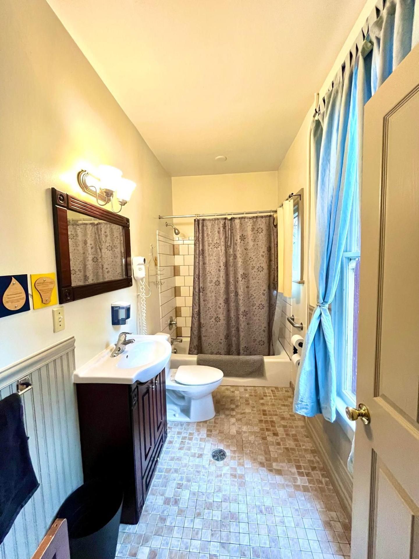 Deluxe Double Room with Shared Bathroom