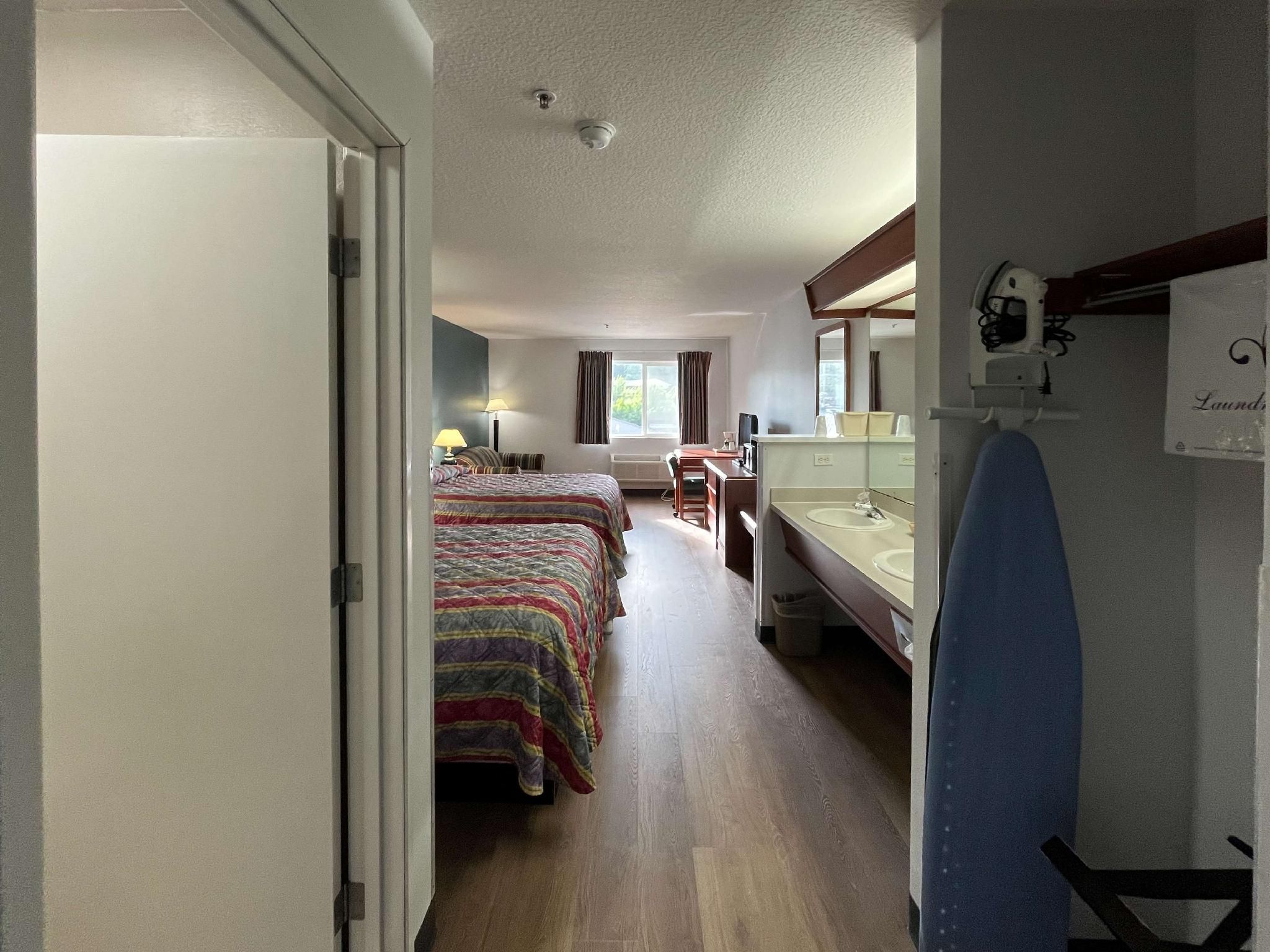 2 Queen Beds | Non-Smoking, Micfridge
