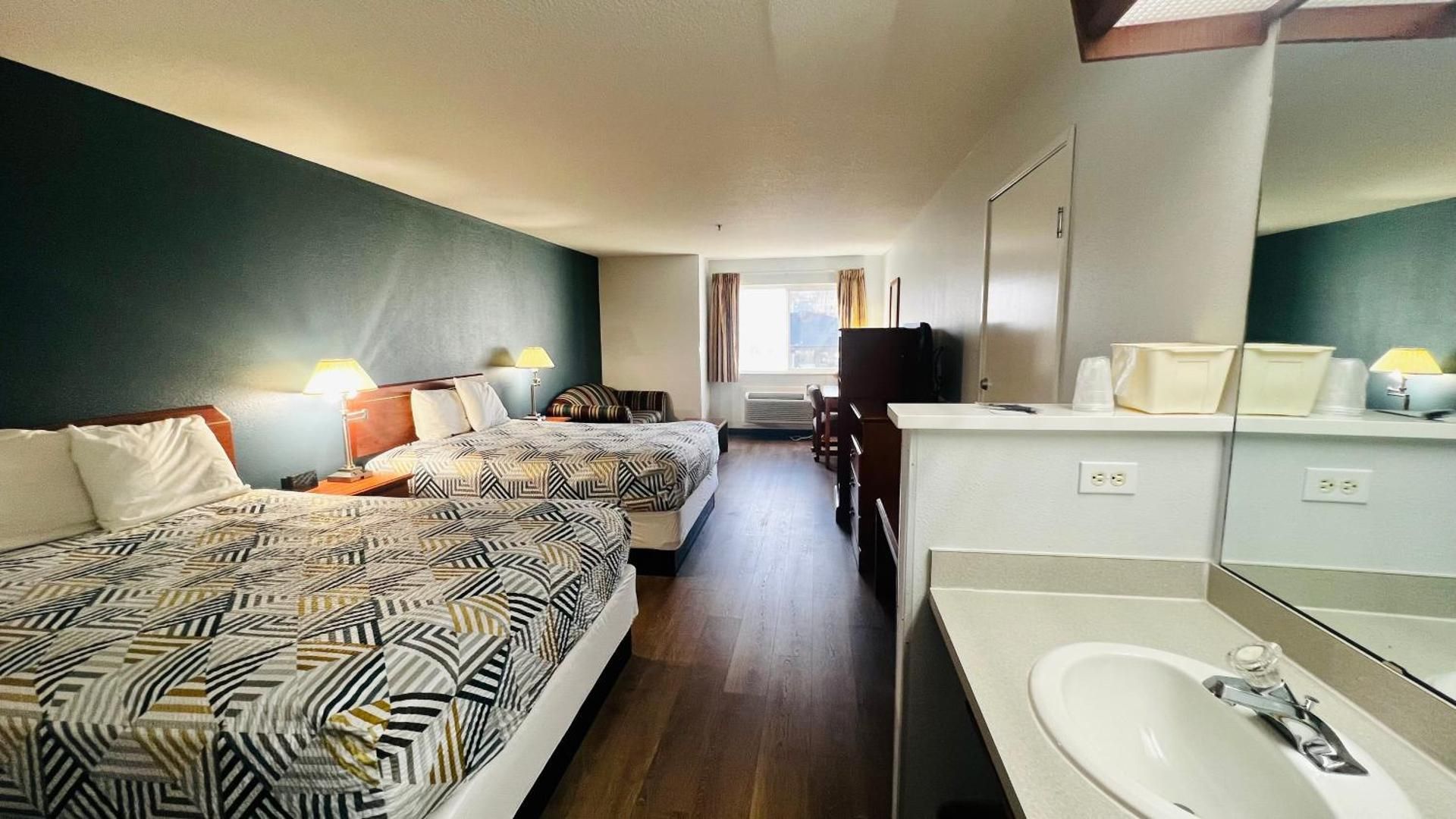 Queen Room with Two Queen Beds - Disability Access - Non-Smoking