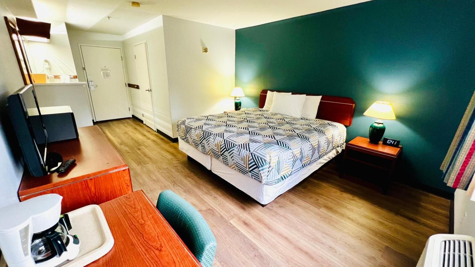King Room - Disability Access - Non-Smoking
