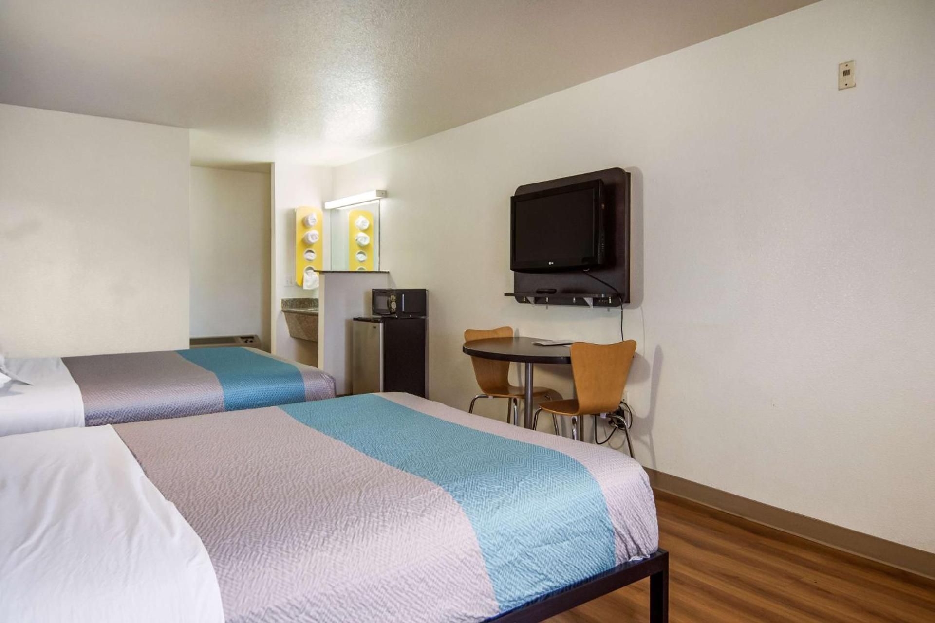Deluxe Queen Room with Two Queen Beds - Non-Smoking