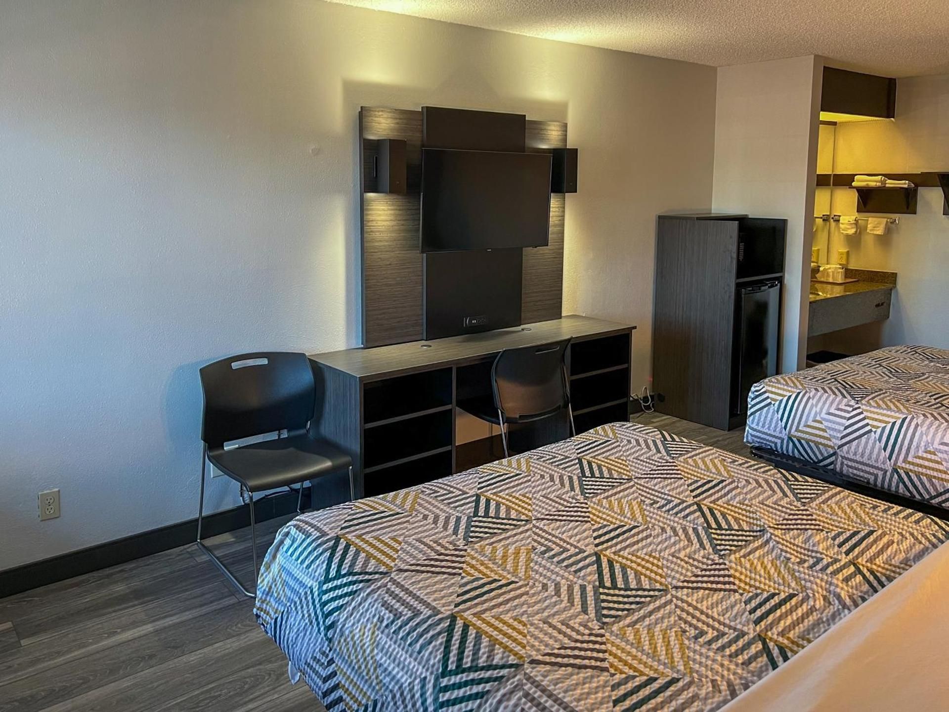 Queen Room with Two Queen Beds - Disability Access - Non-Smoking