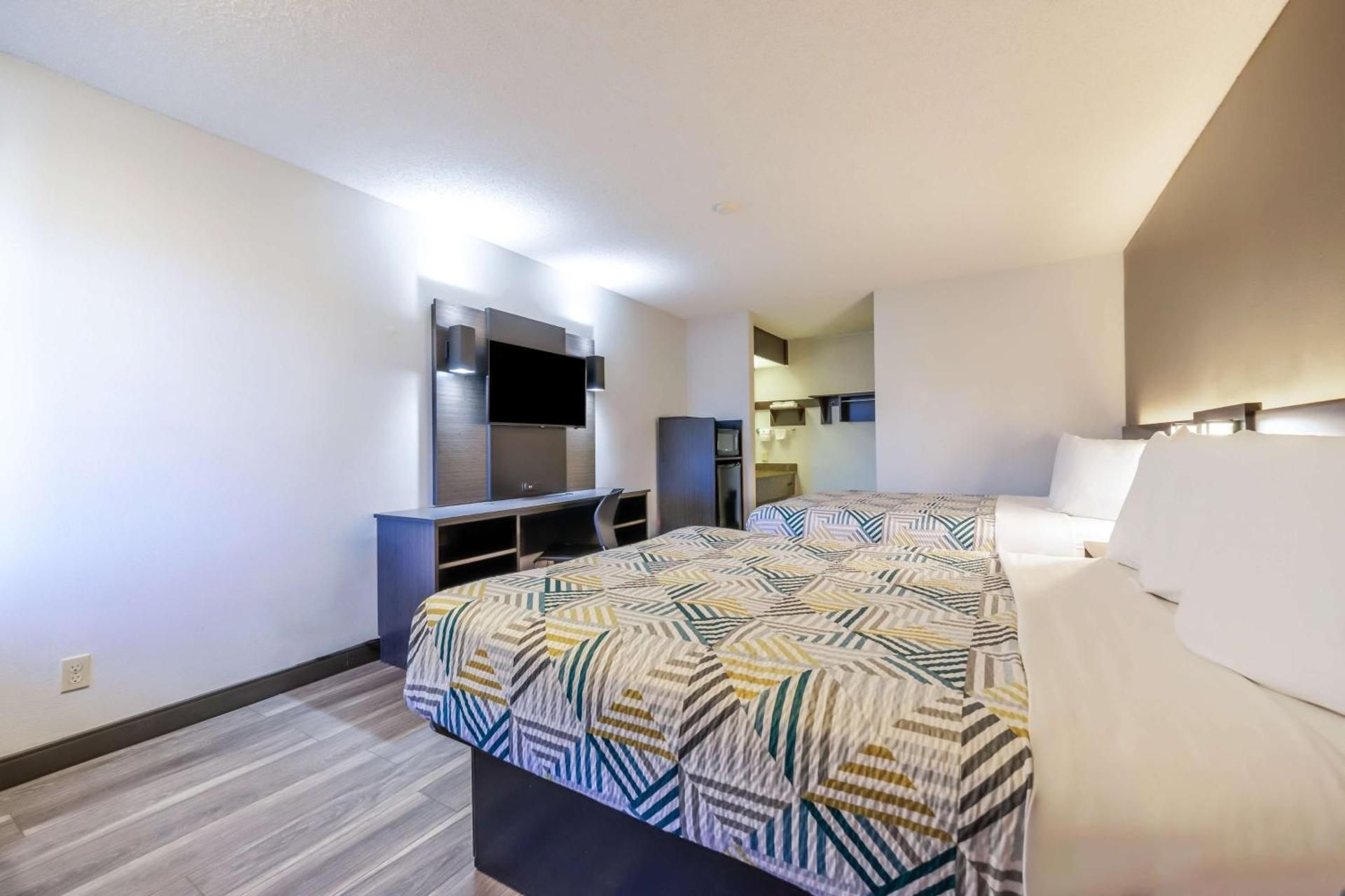 Queen Room with Two Queen Beds - Disability Access - Non-Smoking