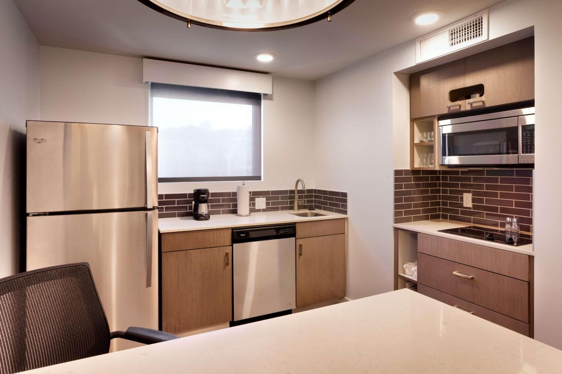 One Bedroom Kitchen Suite King Bed (plus Sofa Bed)