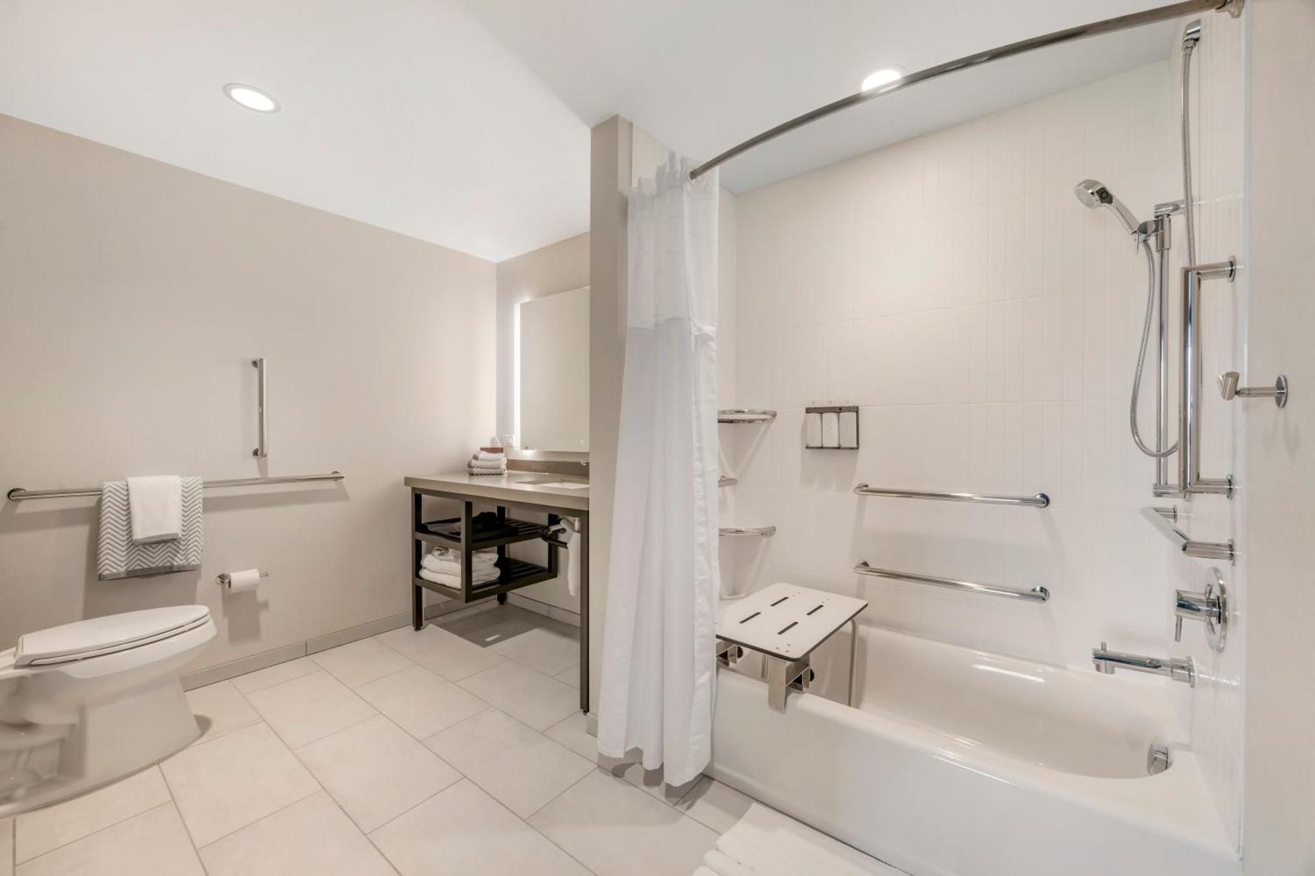 King Suite - Disability Access/Non Smoking