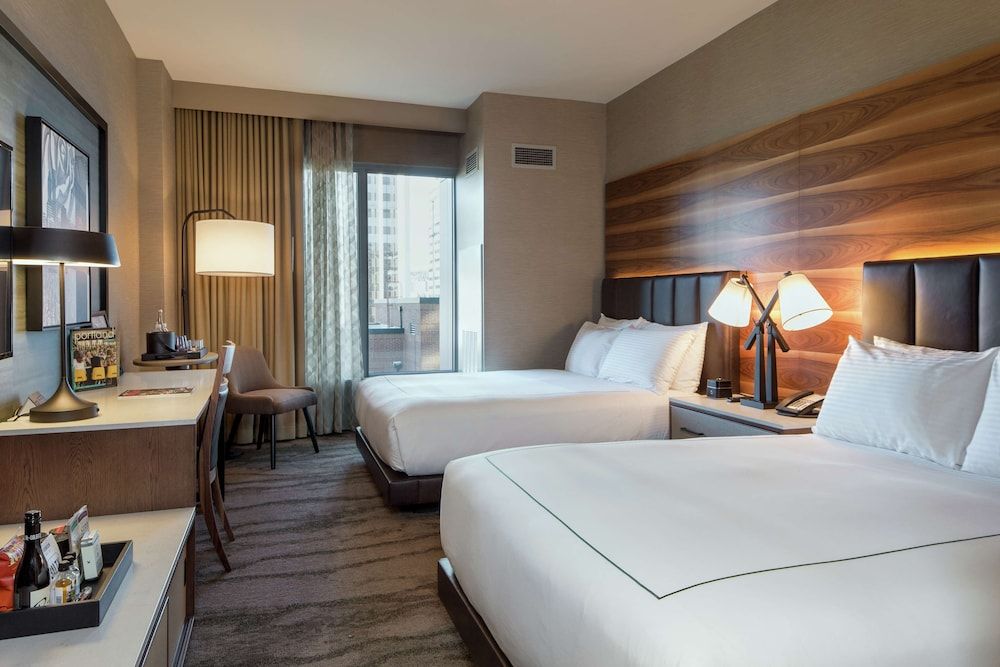 Room, 2 Queen Beds, Accessible, Bathtub