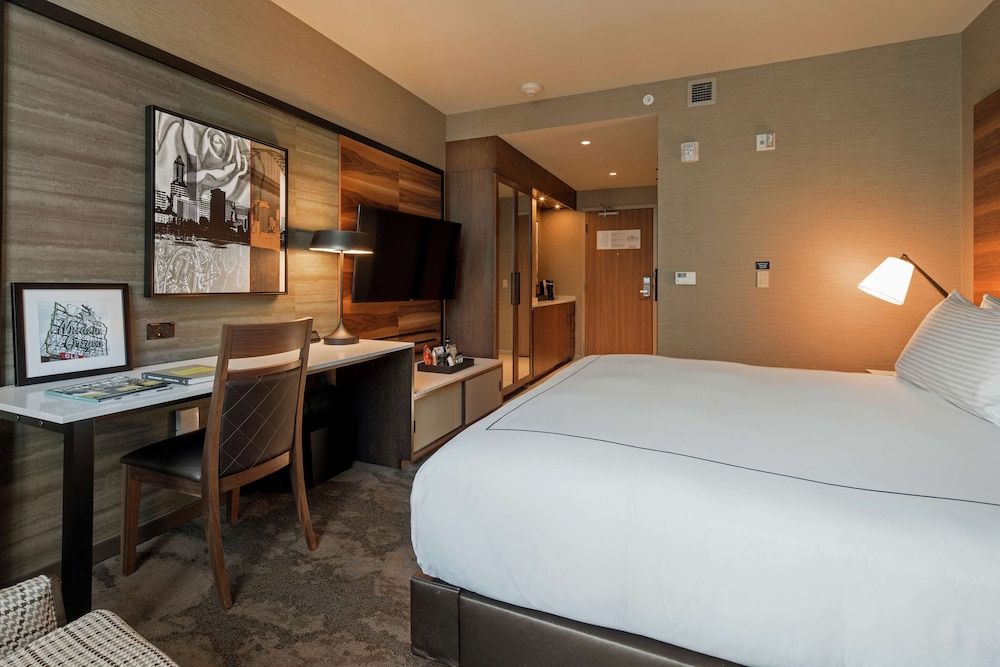Room, 1 King Bed, Accessible, River View (Partial River View, Hearing)