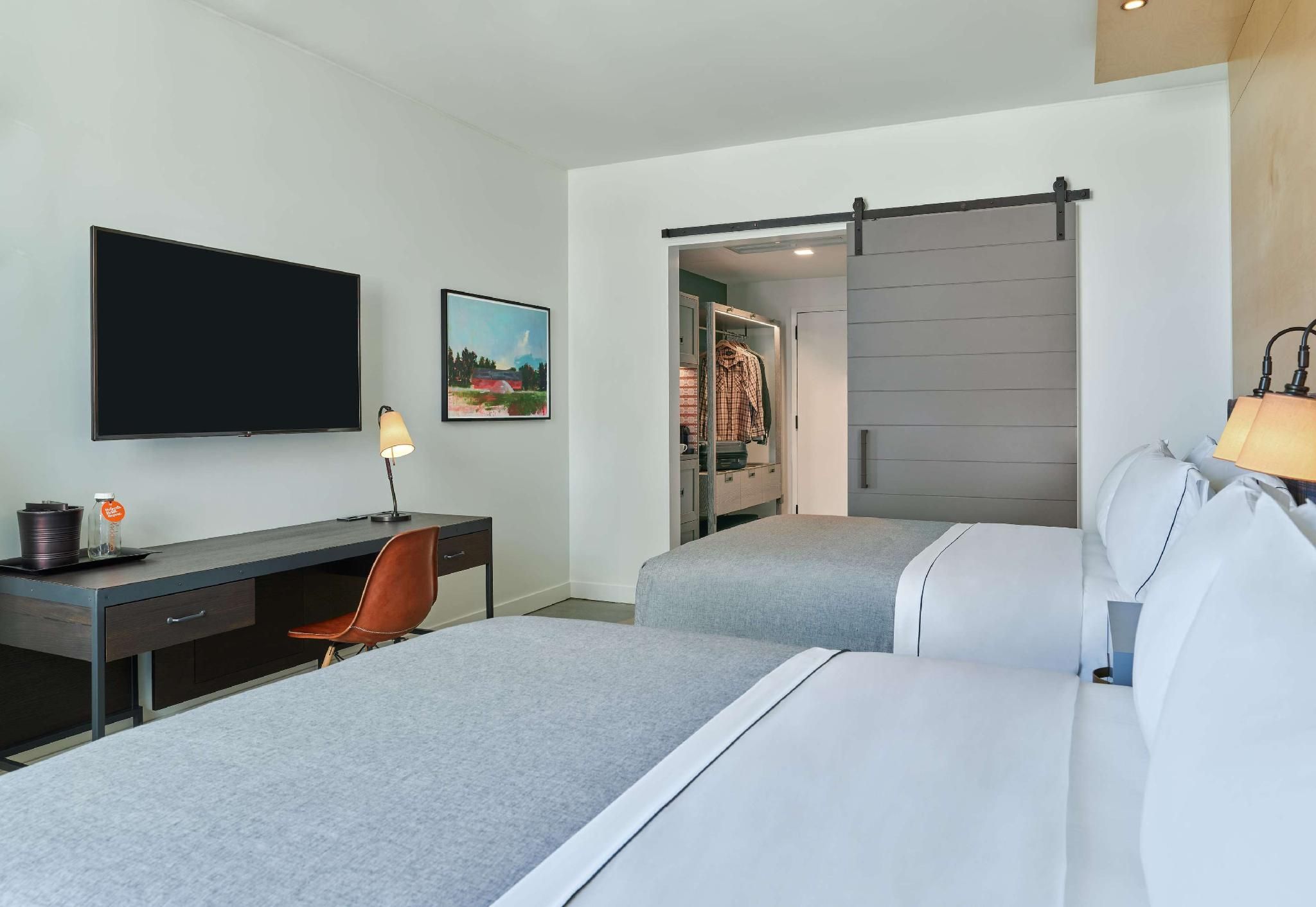 2 Queen Beds Deluxe Room
