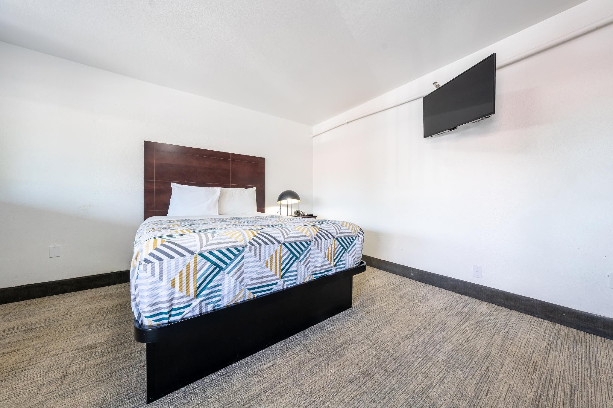 King Bed Studio Non-Smoking