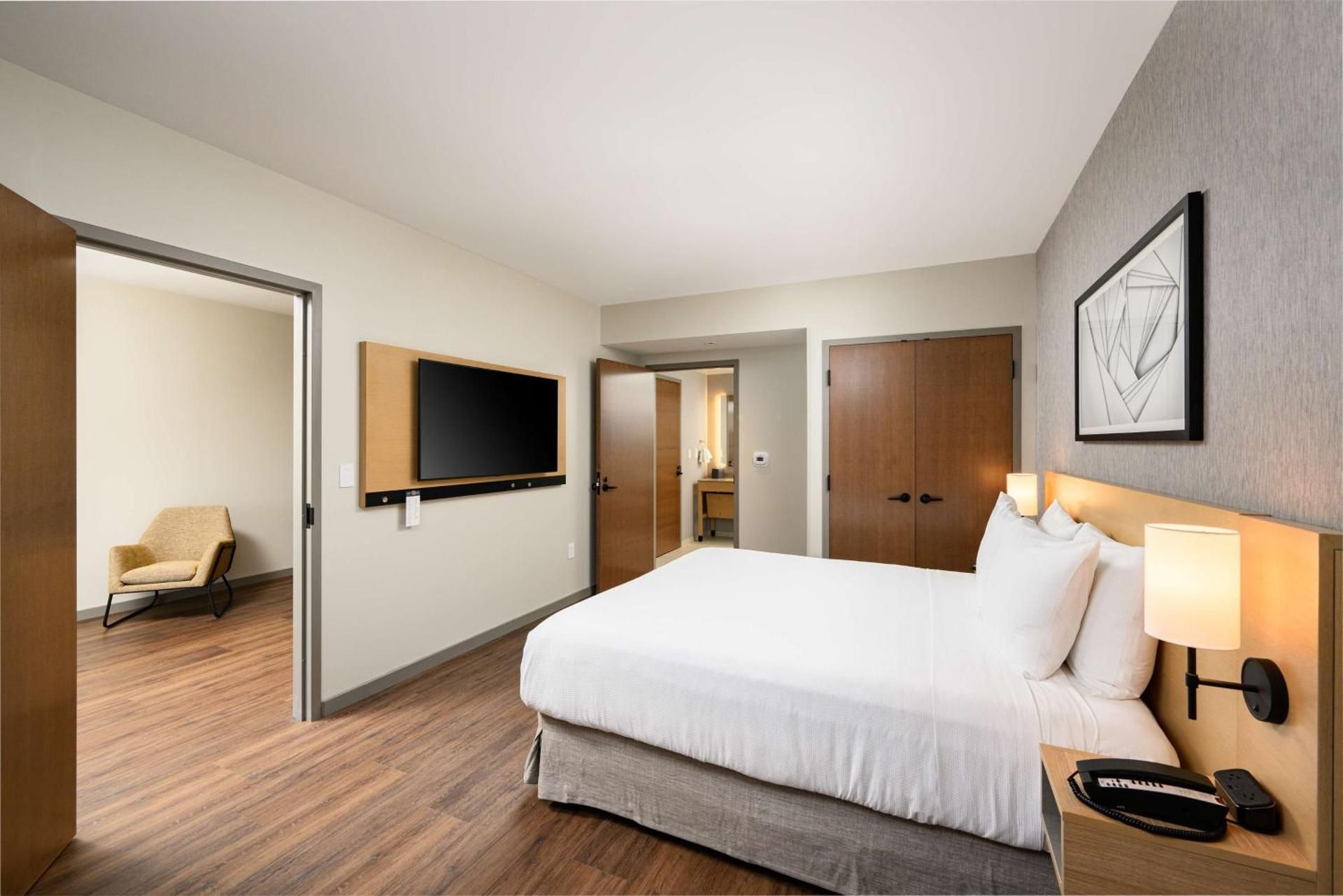 King Suite with Sofa Bed and Roll-In Shower - Disability Access