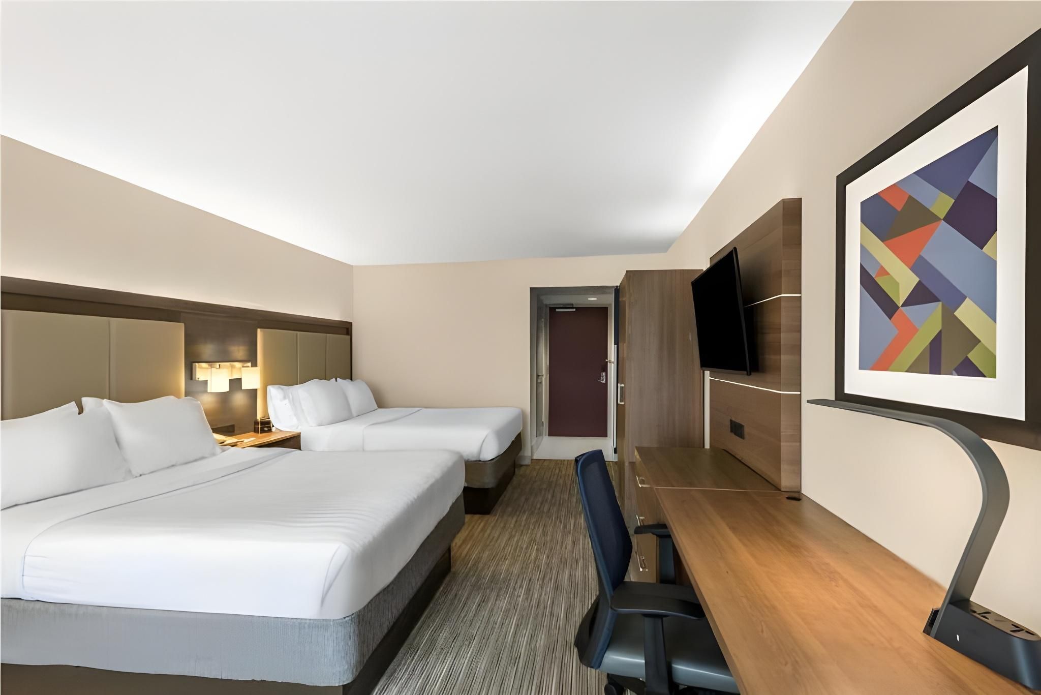 2 Queen Beds, Suite, Nonsmoking, Accessible