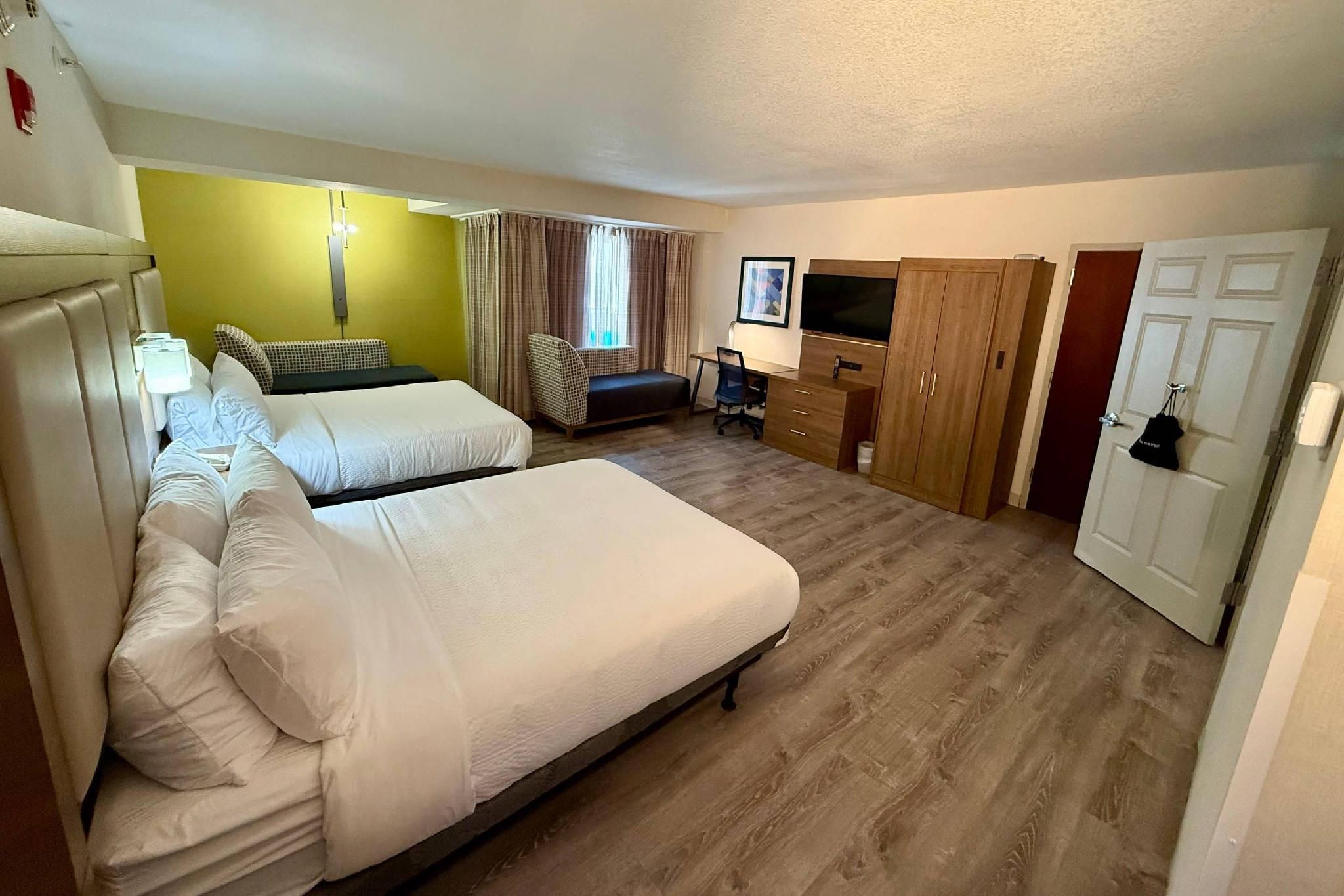2 Queen Beds, Suite, Nonsmoking, Accessible