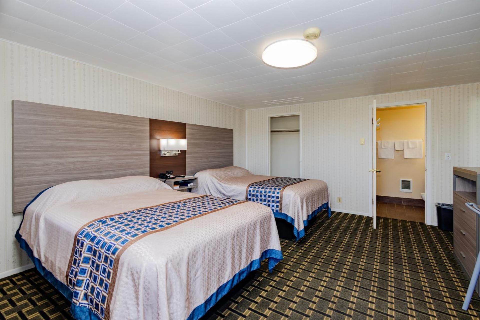 Double Room with Two Double Beds - Non-Smoking