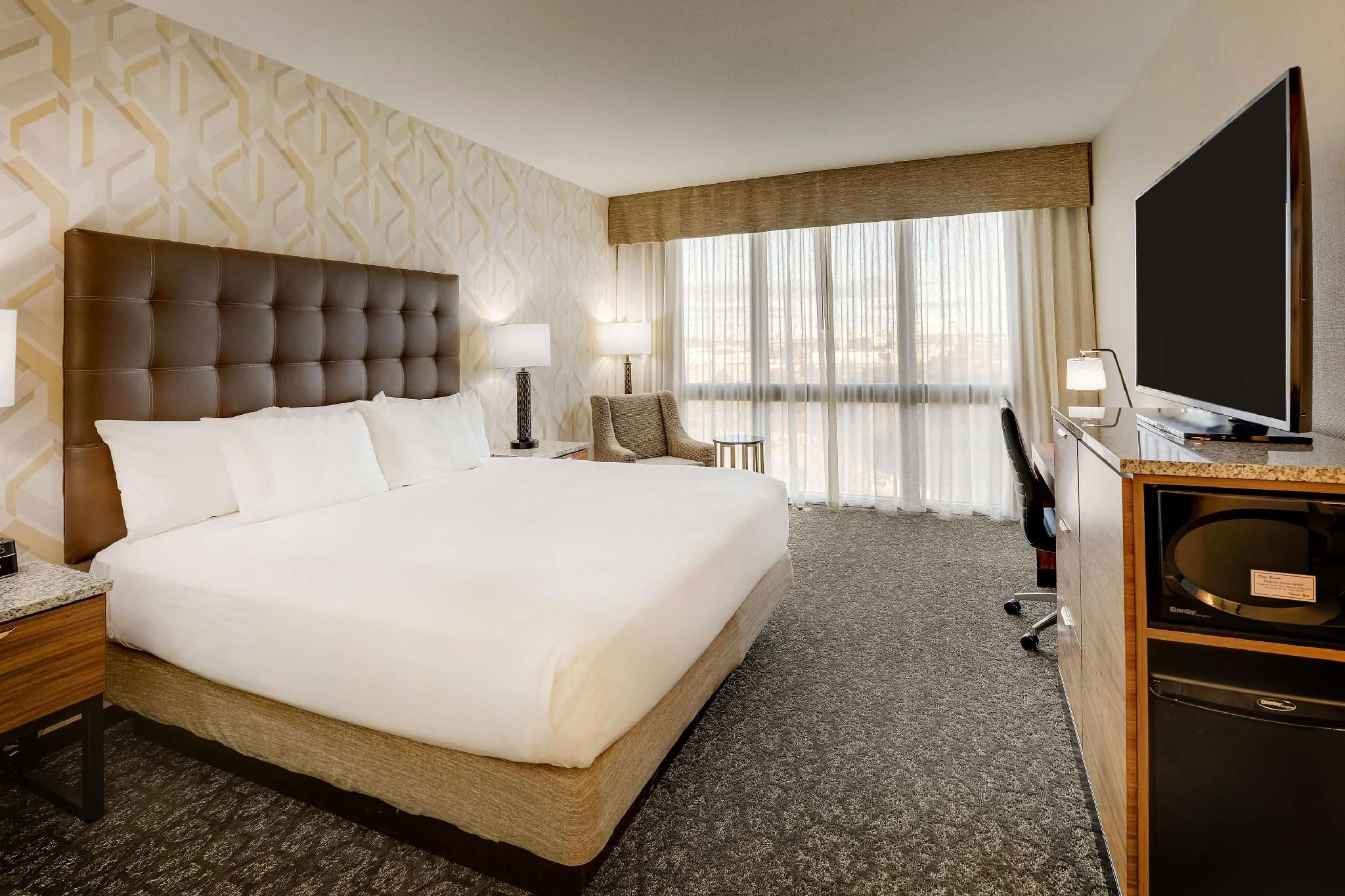 1 King Bed
