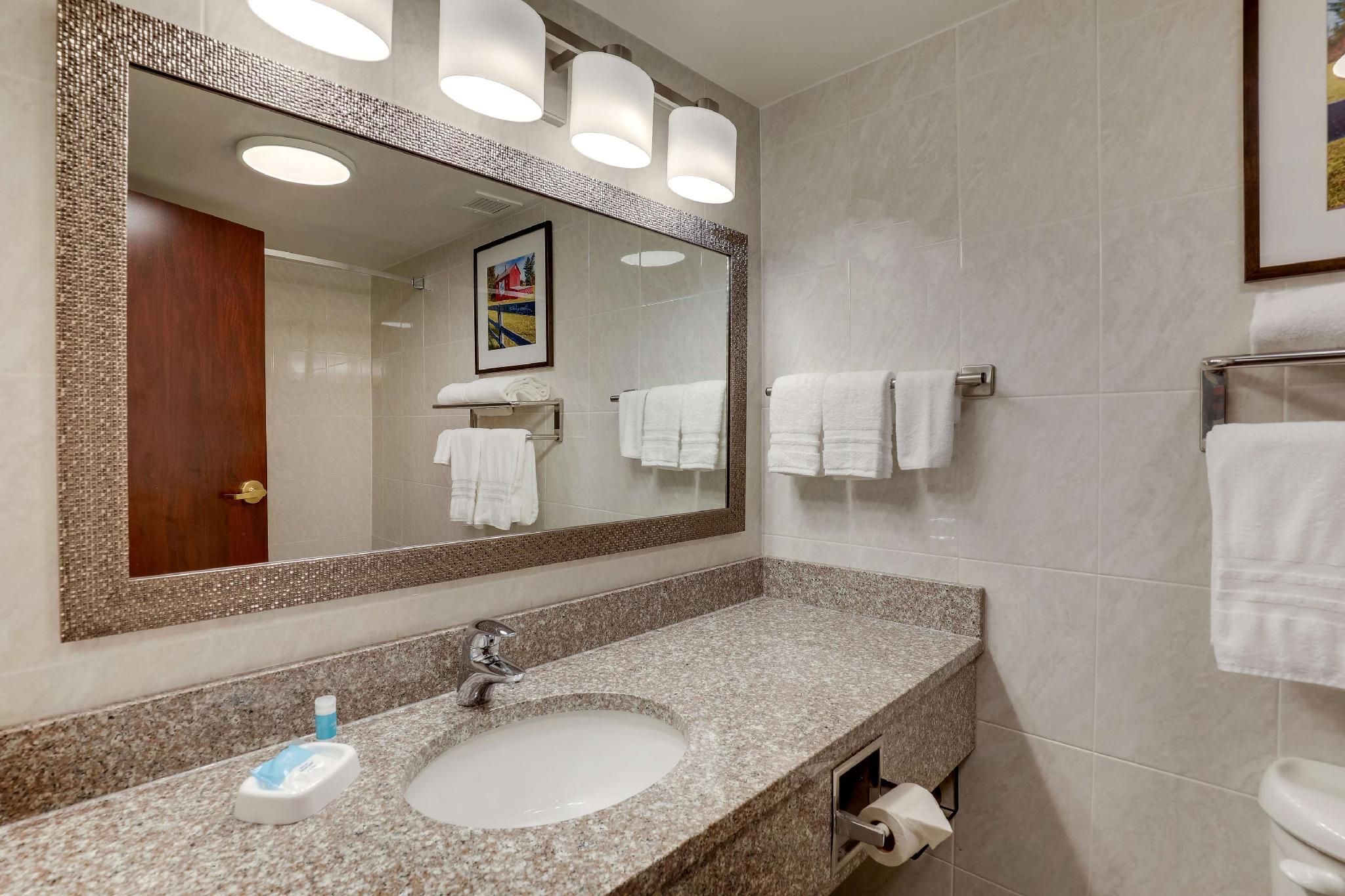 1 King Bed Meeting Suite, 2 Rooms, Accessible with Tub