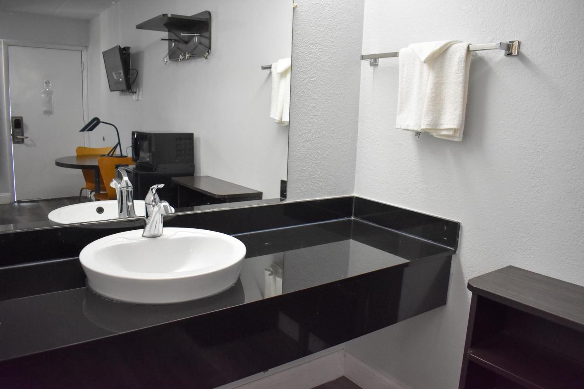 King Room - Disability Access - Non-Smoking
