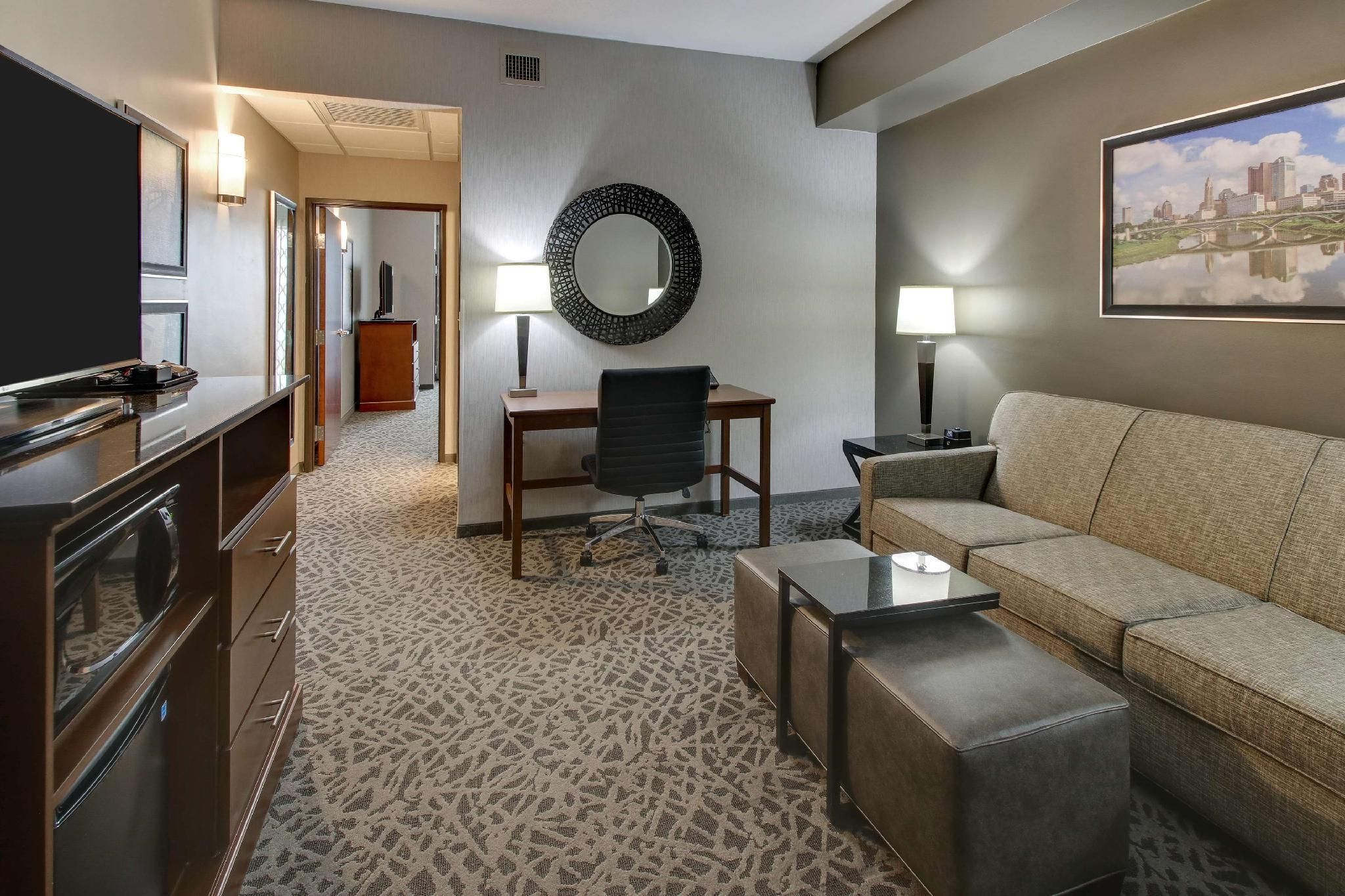 Drury Inn & Suites Columbus Polaris 2 Queen Bed Suite, Upper Floor 2 Rooms with Sofa Sleeper, Hearning Accessible with Tub 3
