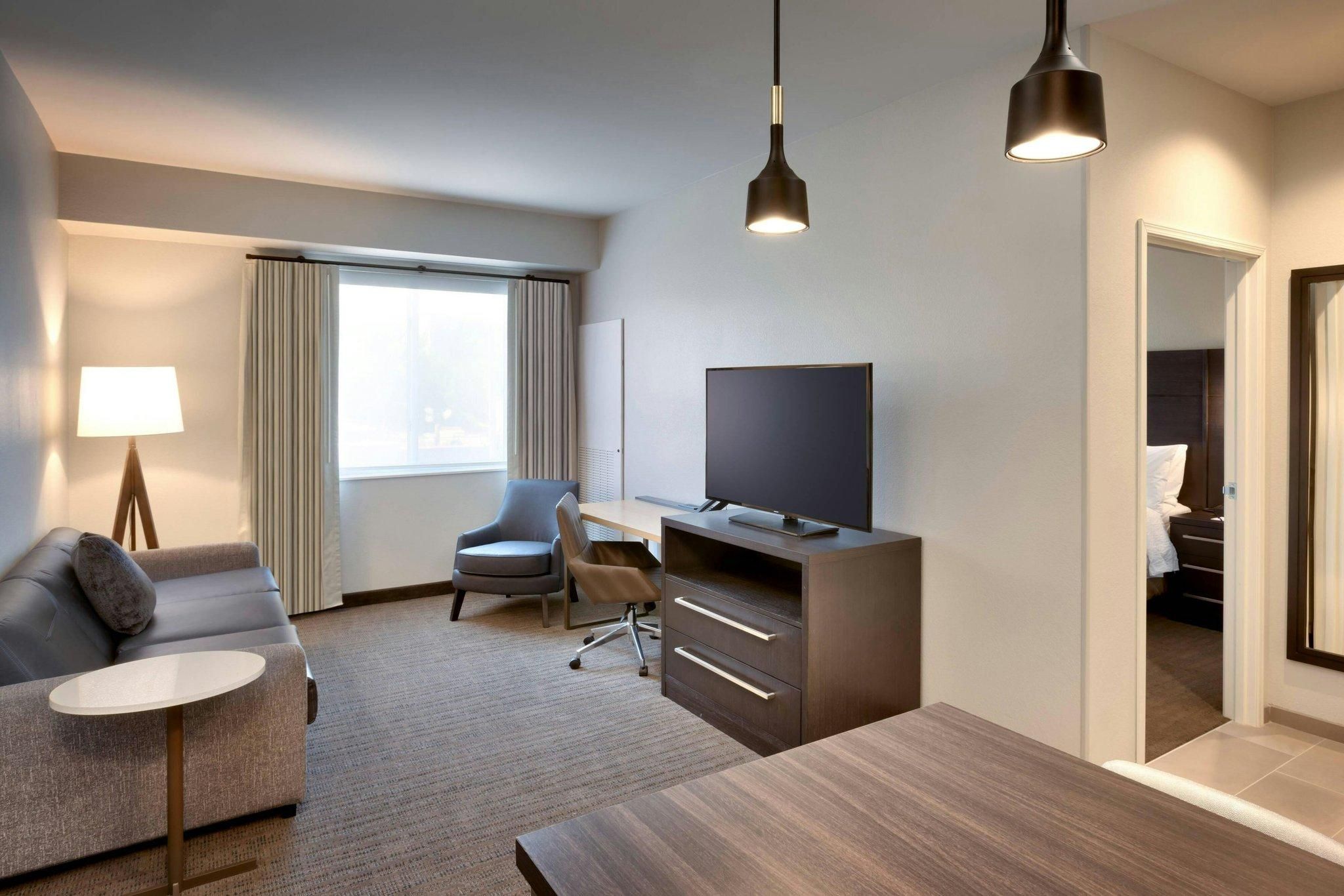 2 Bedroom Suite, Bedroom 1: 1 King, Bedroom 2: 1 Queen, Sofa bed