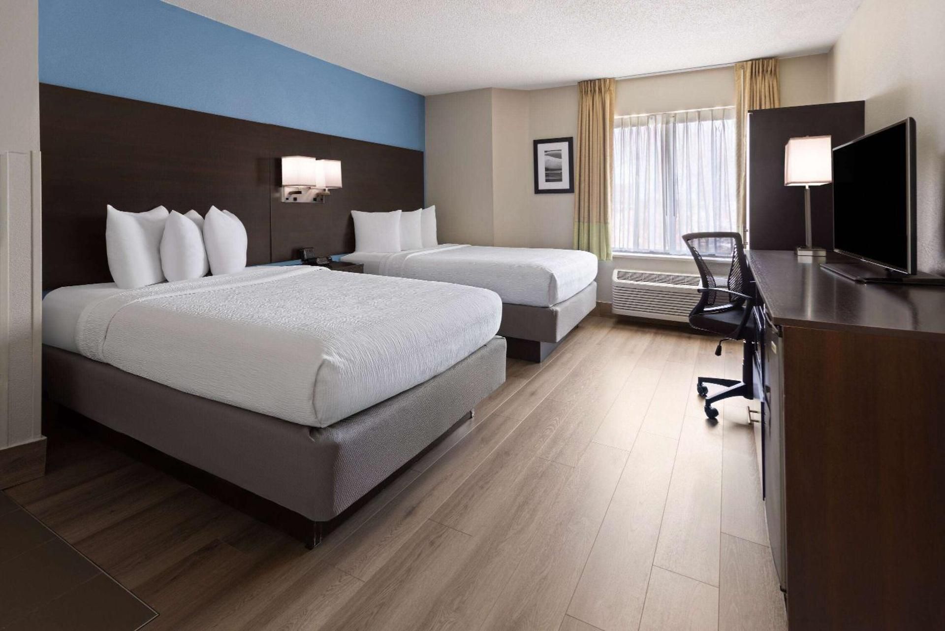 2 Double Beds Non-Smoking