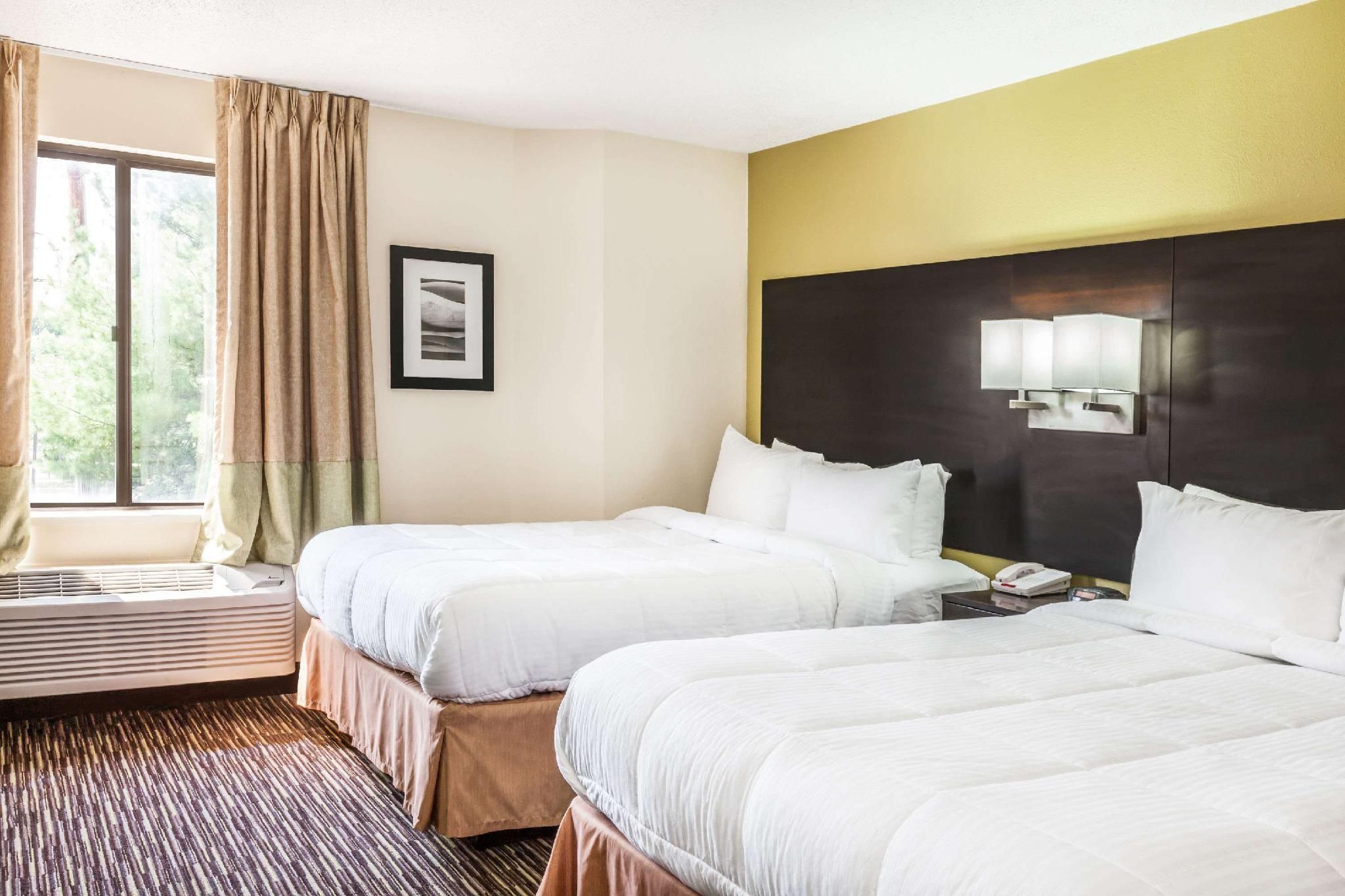 2 Double Beds Non-Smoking
