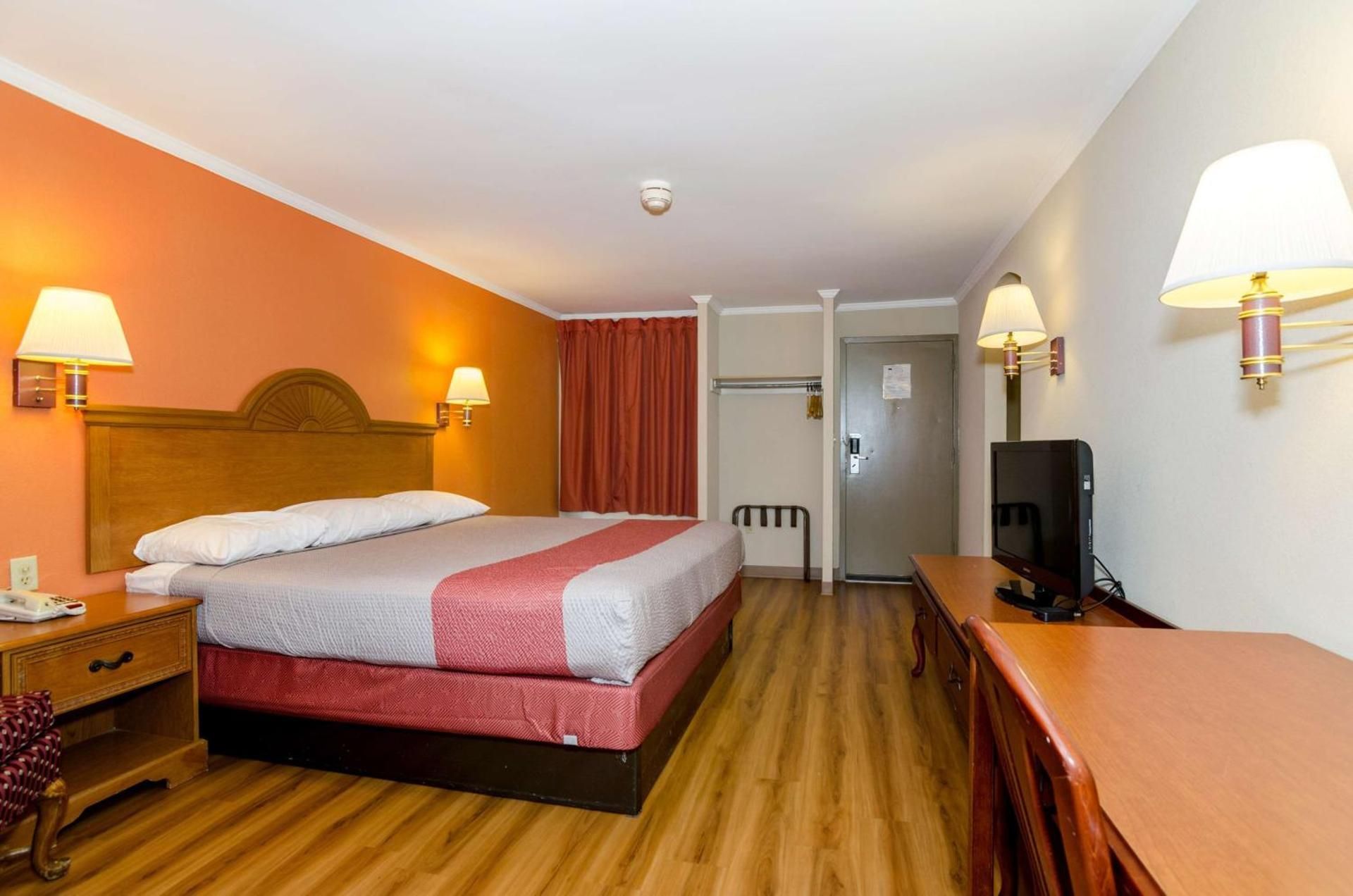 King Room with Spa Bath - Non-Smoking