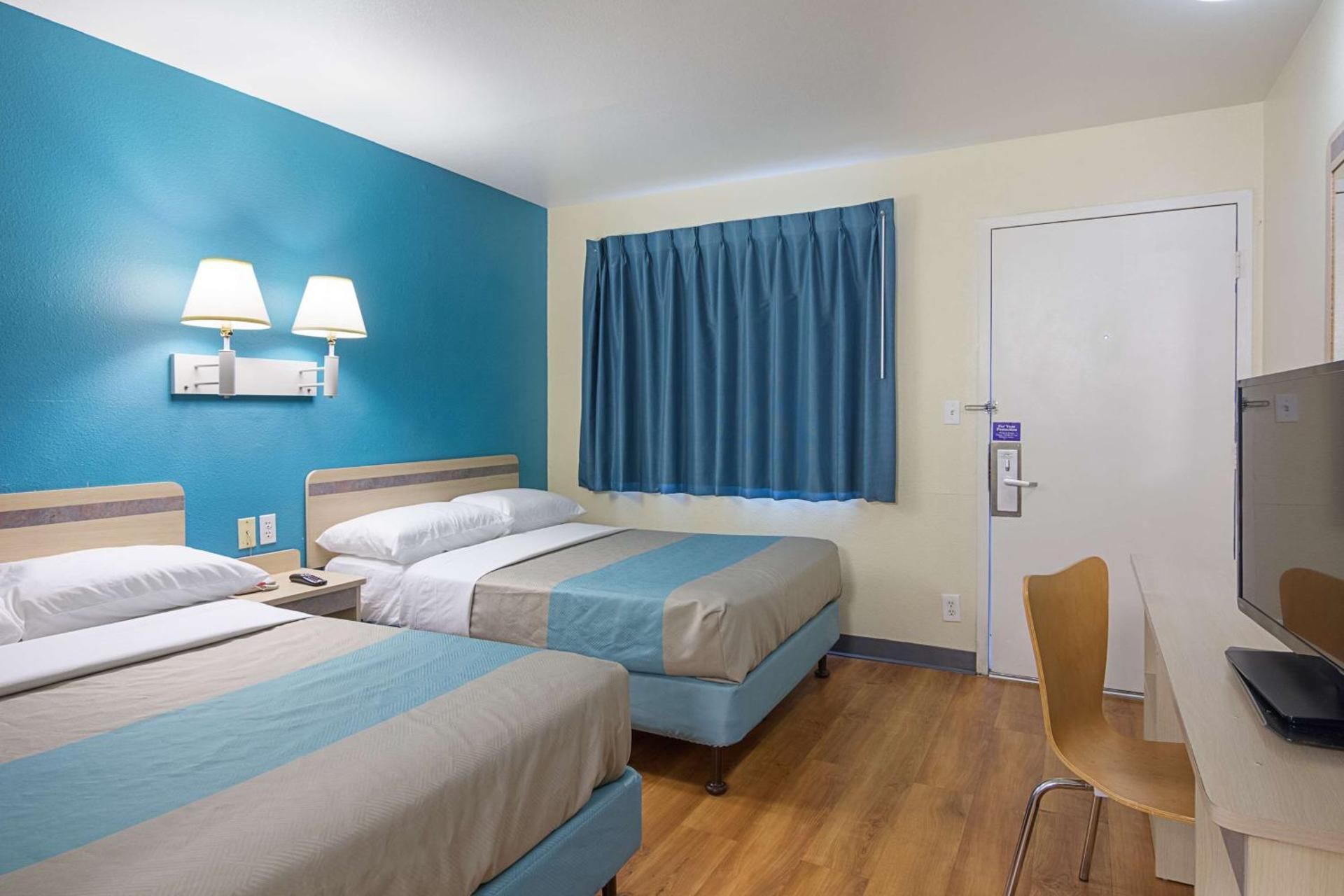 Deluxe Quadruple Room - Non-Smoking