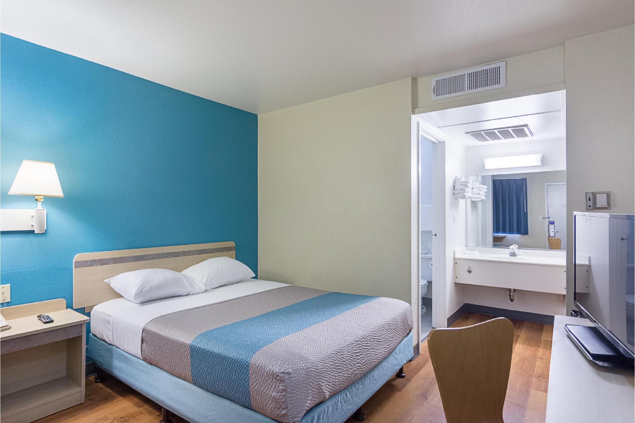 1 Full Bed | Mobility Access Tub, Nsmk