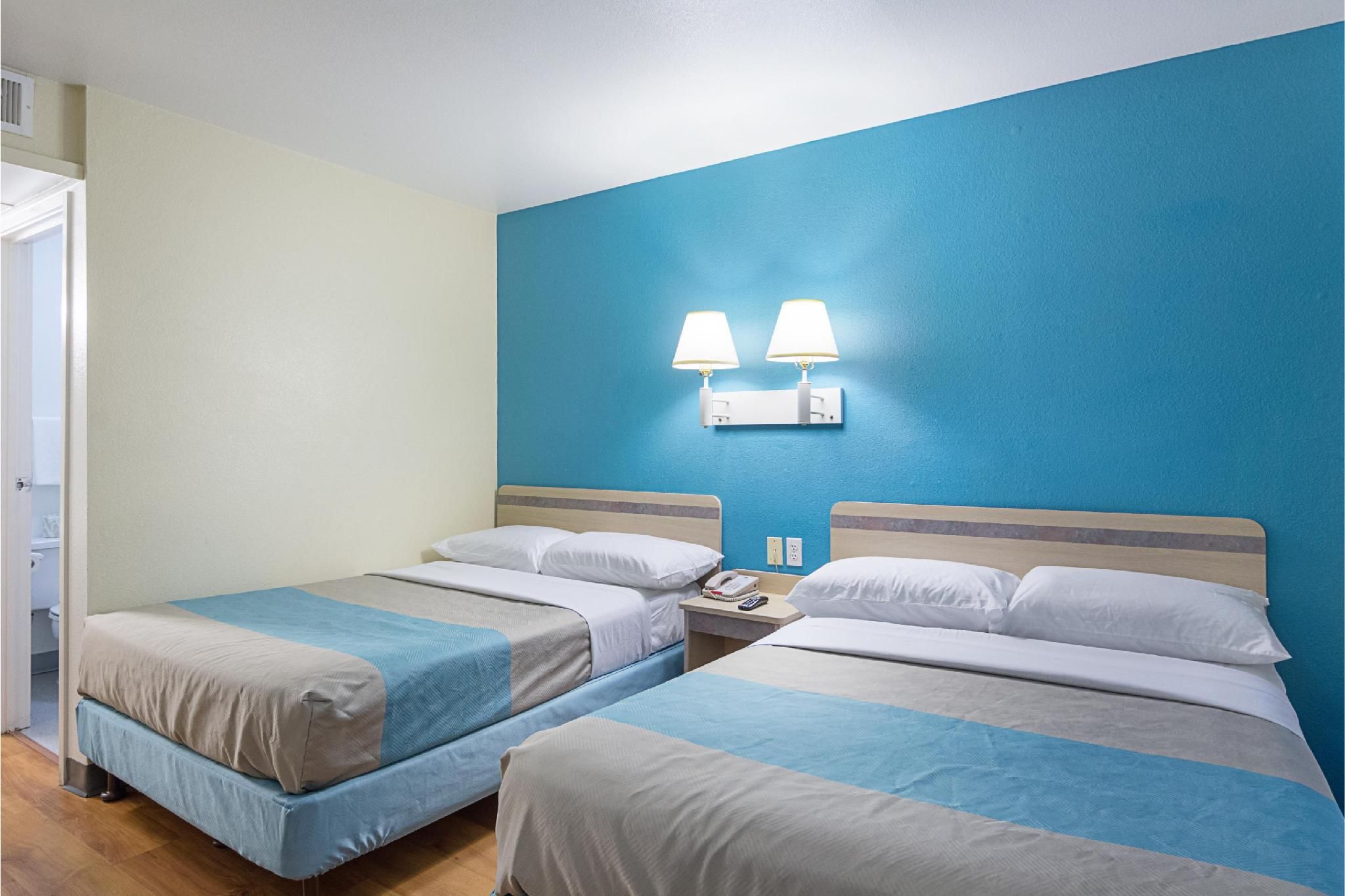 2 Full Beds | Non-Smoking