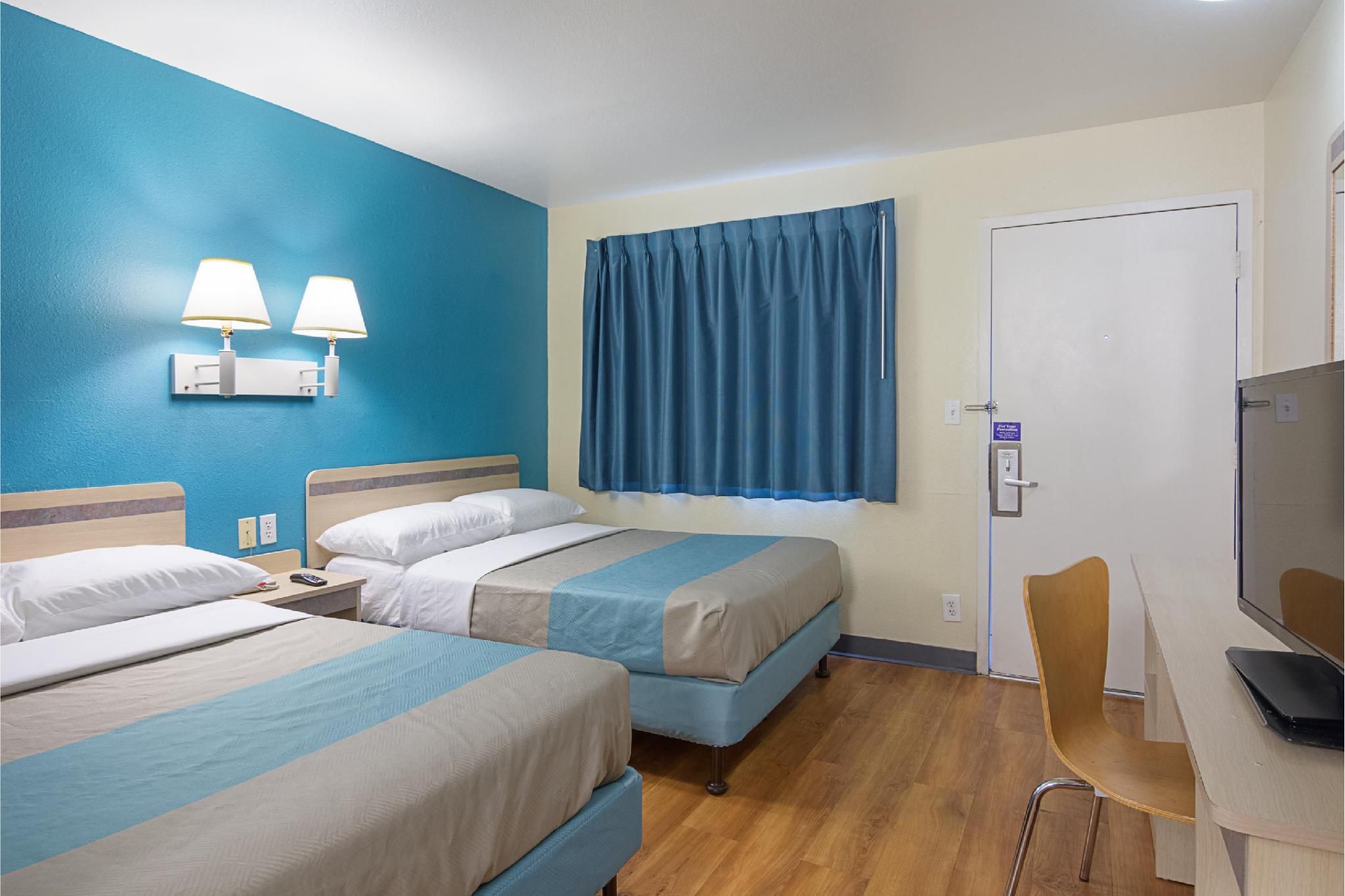 2 Full Beds | Non-Smoking