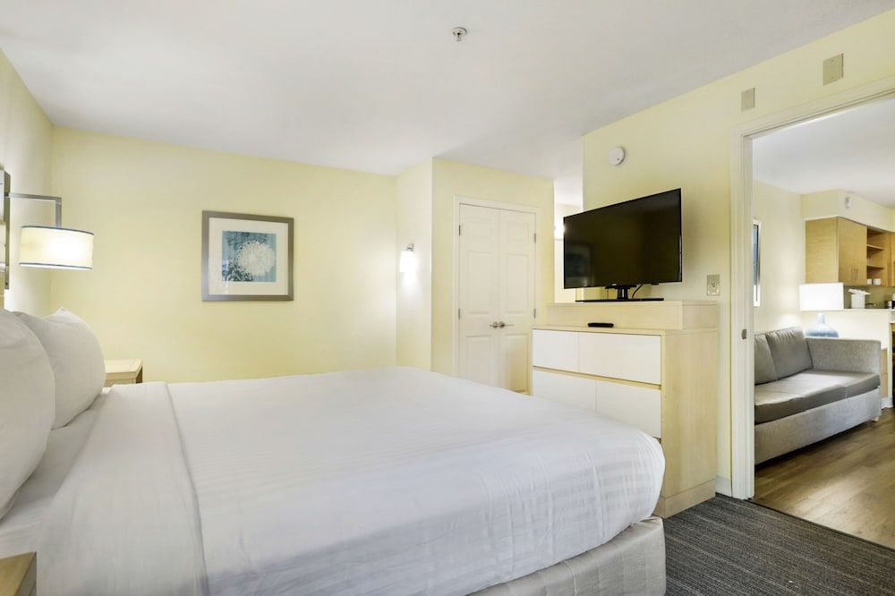 Suite, 1 Bedroom, Kitchen