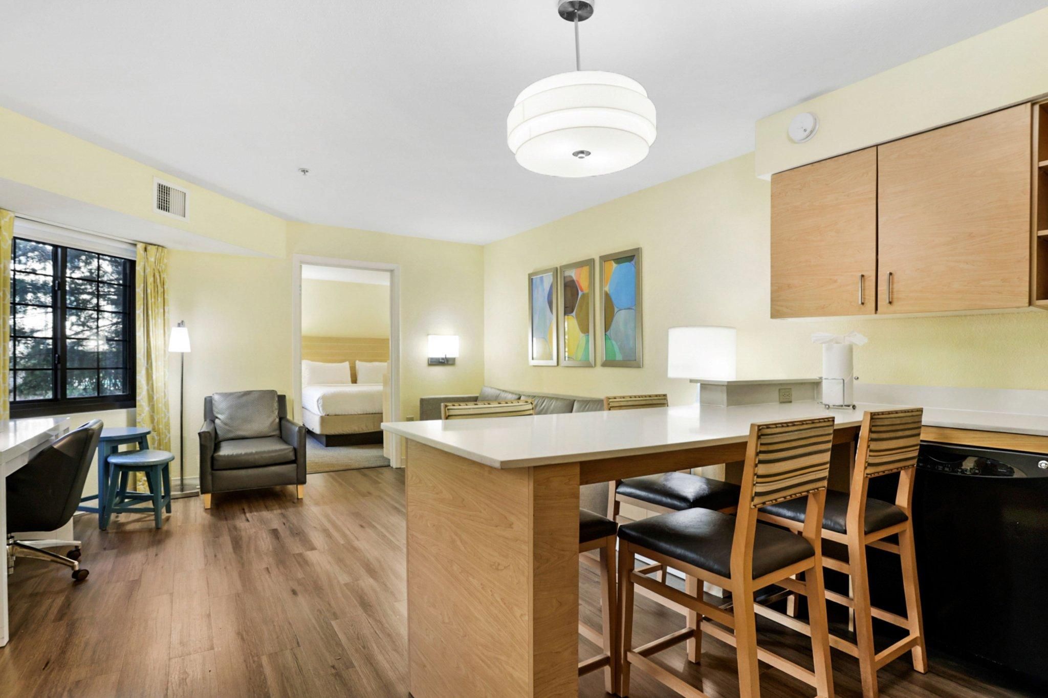 2 King Two Bedroom Suite Communications Accessible