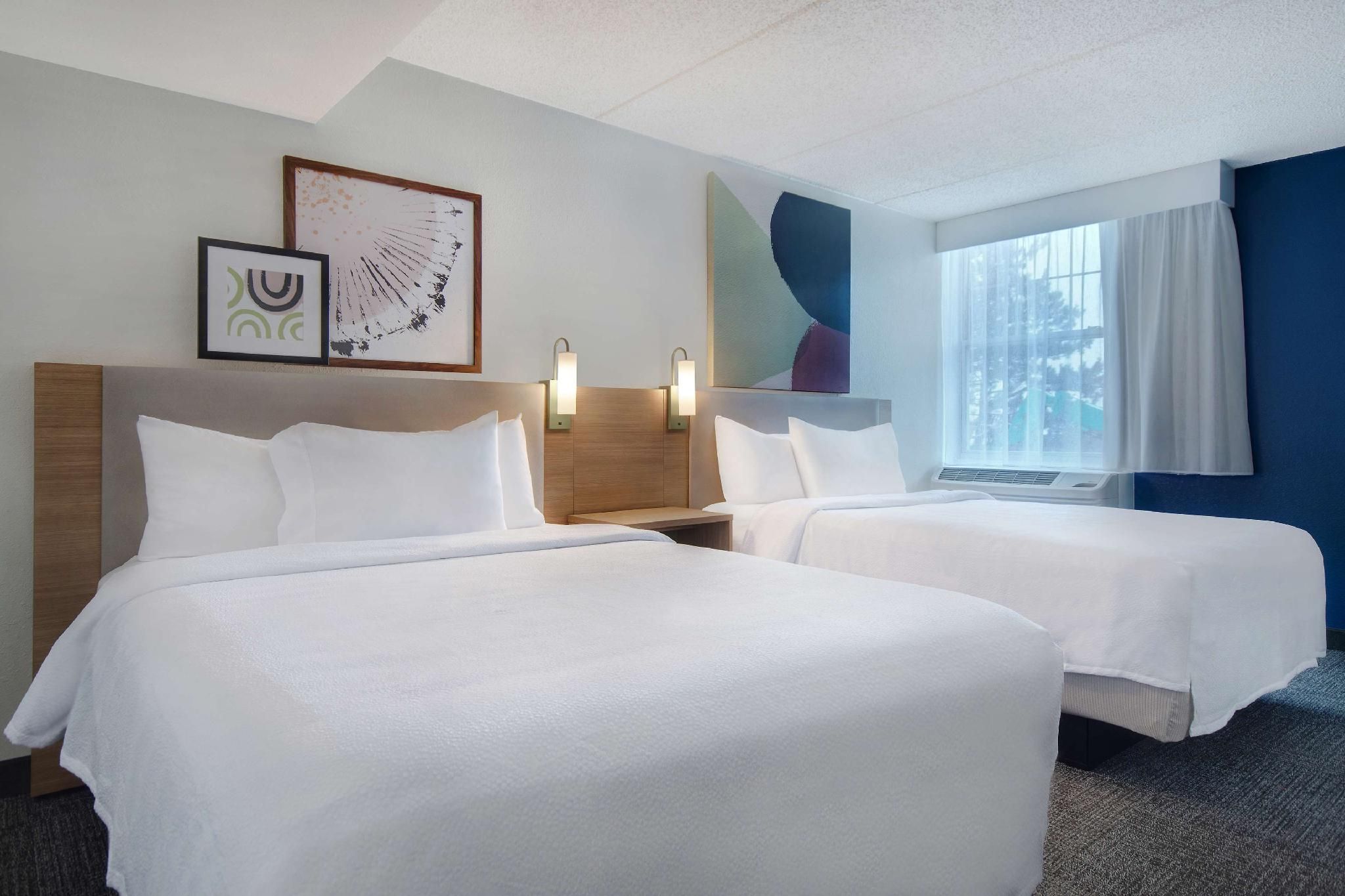 2 Queen Beds