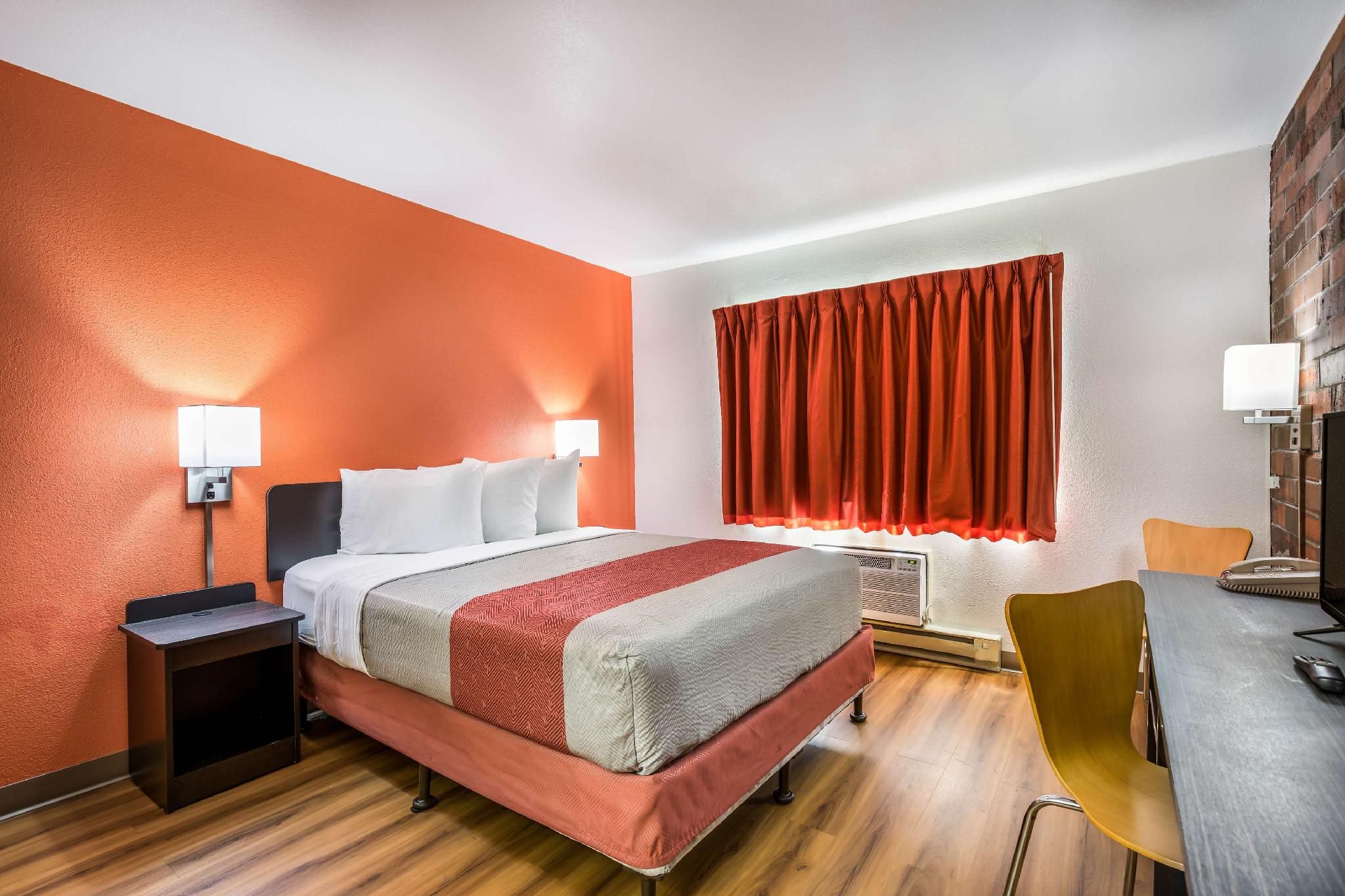 1 Queen Bed | Non-Smoking