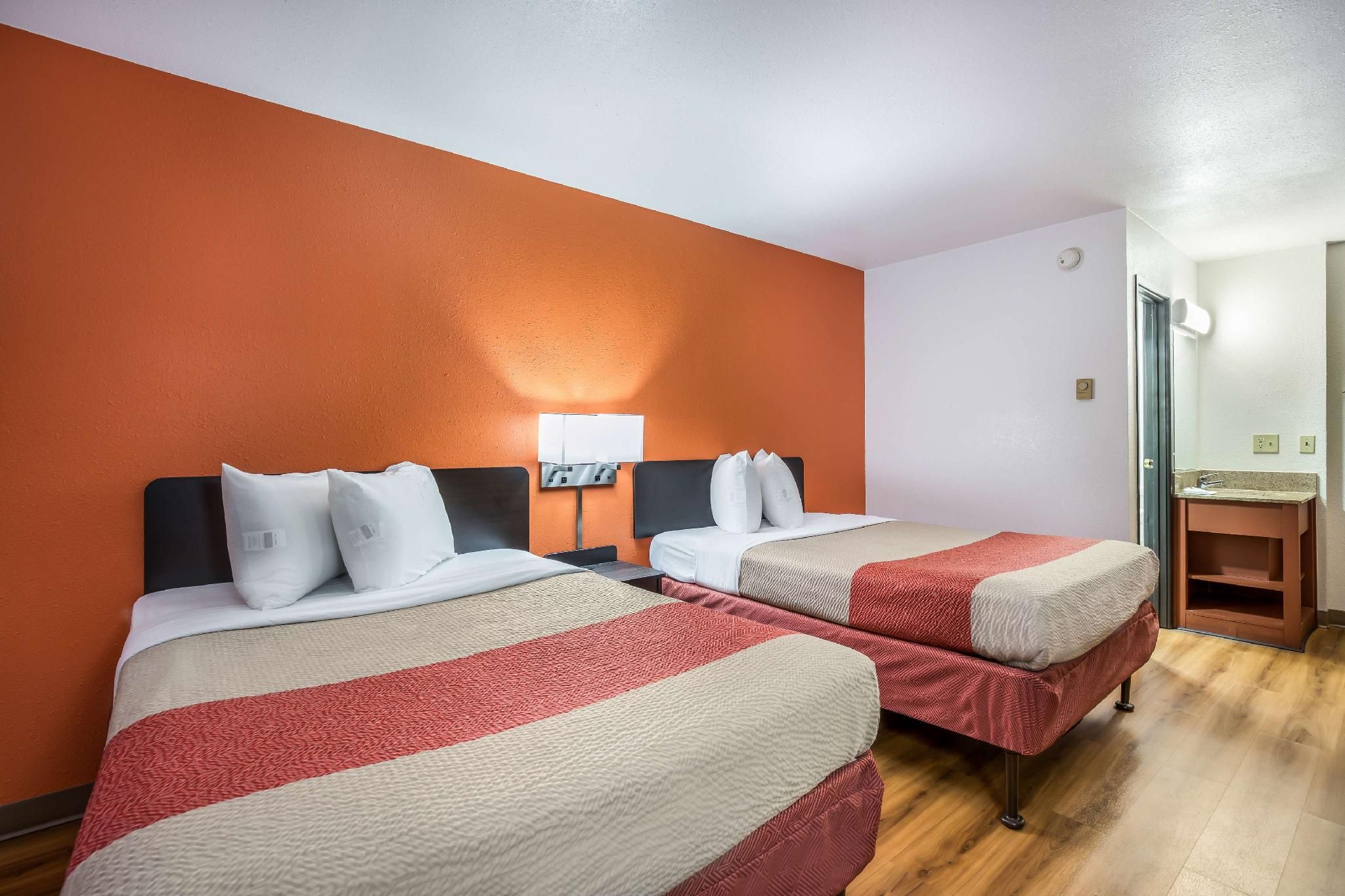 2 Full Beds | Non-smoking