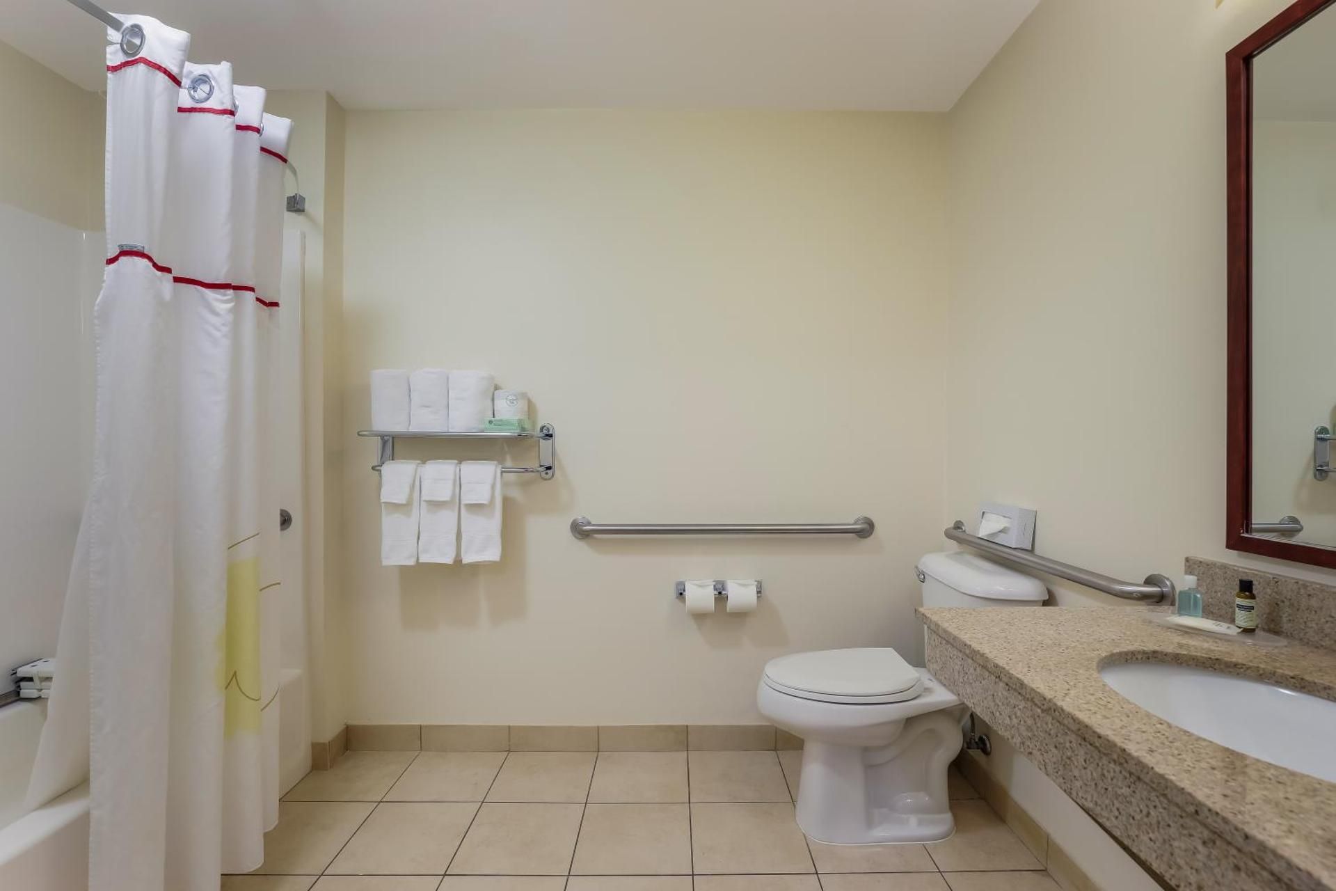 Efficiency One Room Suite with Tub - Disability Access/Non Smoking/Interior Hall