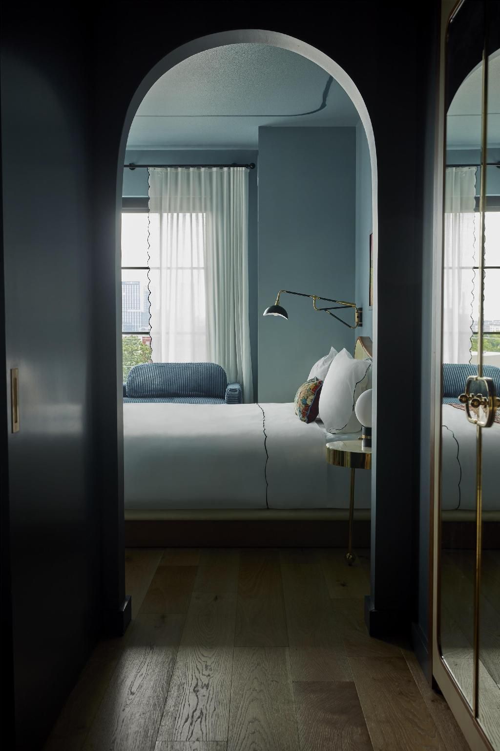 1 King Bed Deluxe