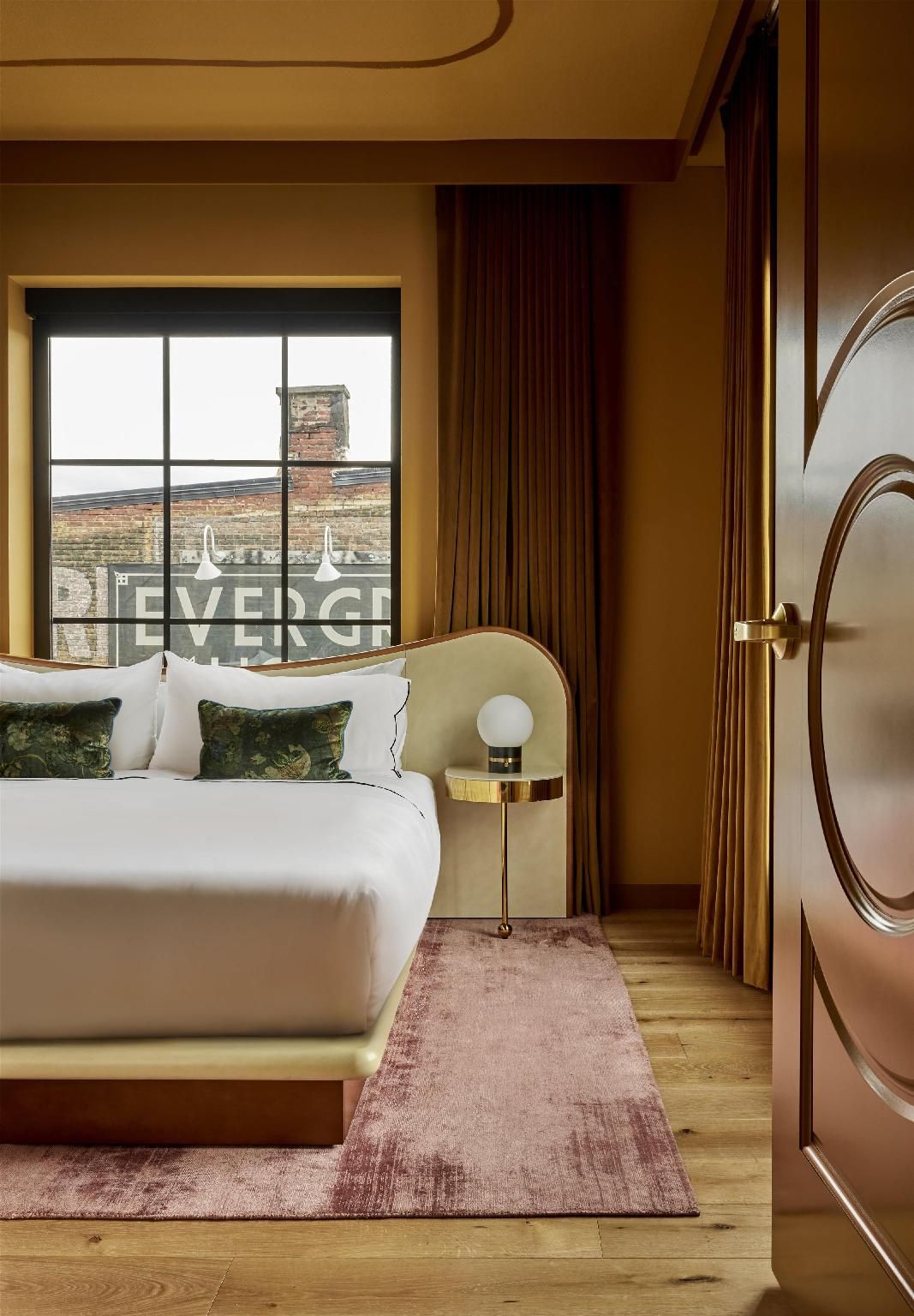 Suite Genevieve