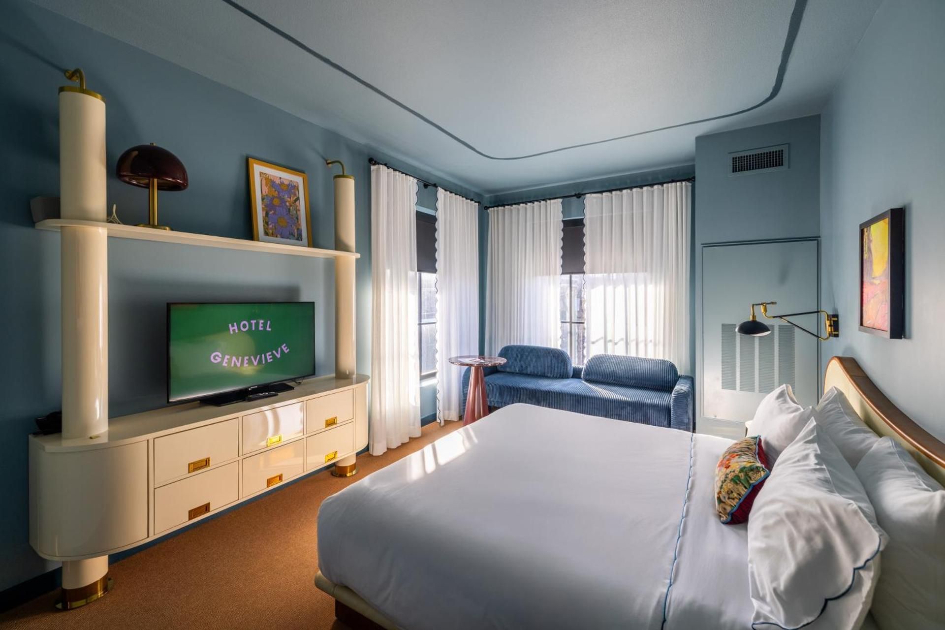 1 King Bed