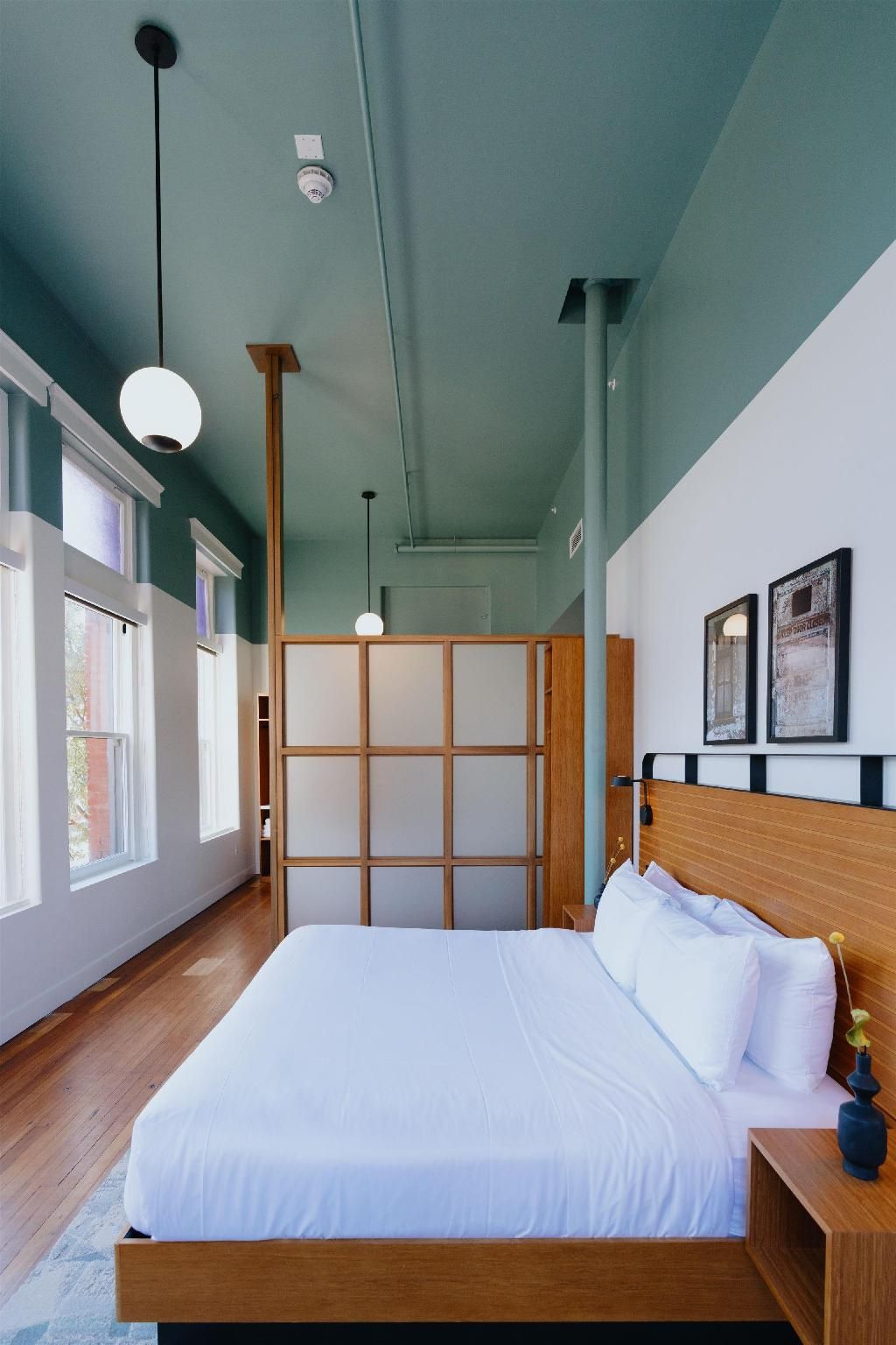 1 K Mobile Accessible W/ Bathtub Studio Suite