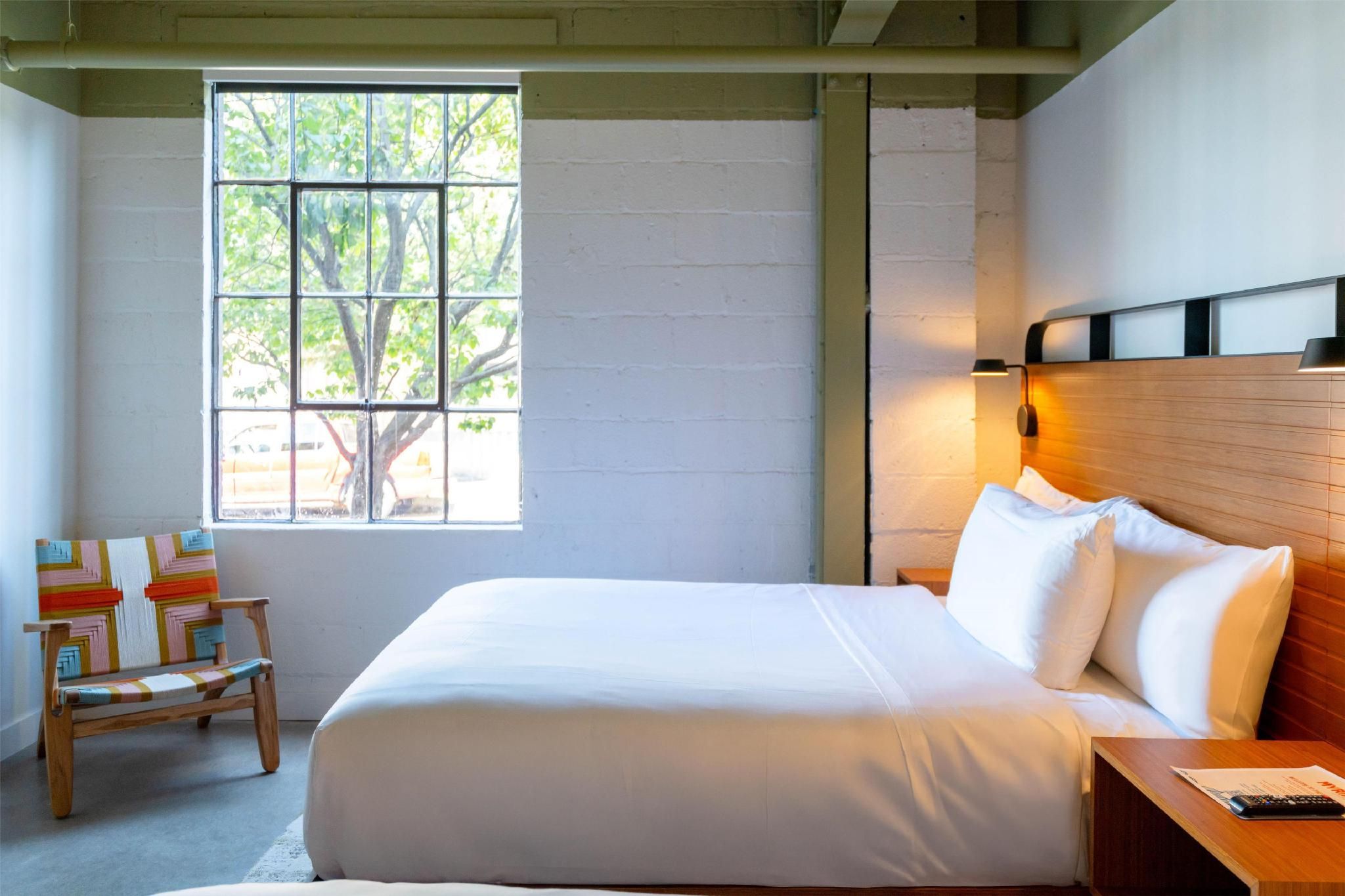 1 King Bed