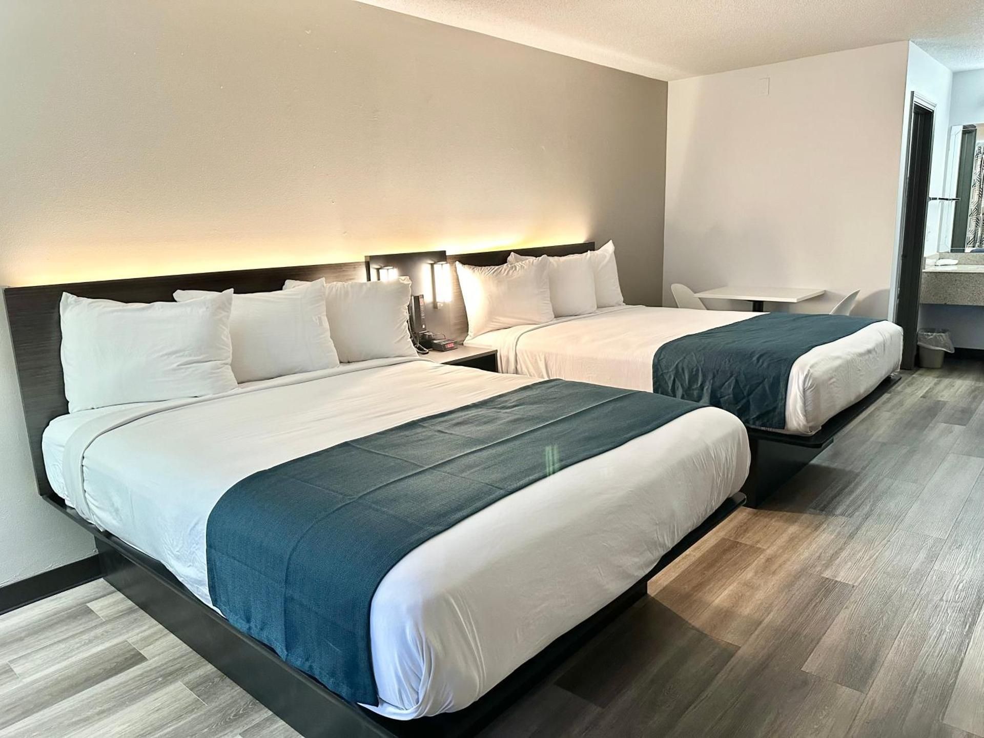 2 Queen Beds | Non-Smoking, Micfridge