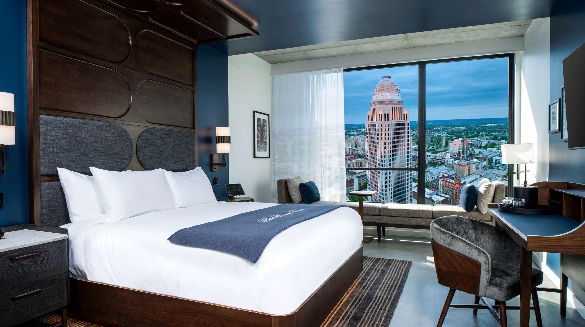 1 King Bed Room