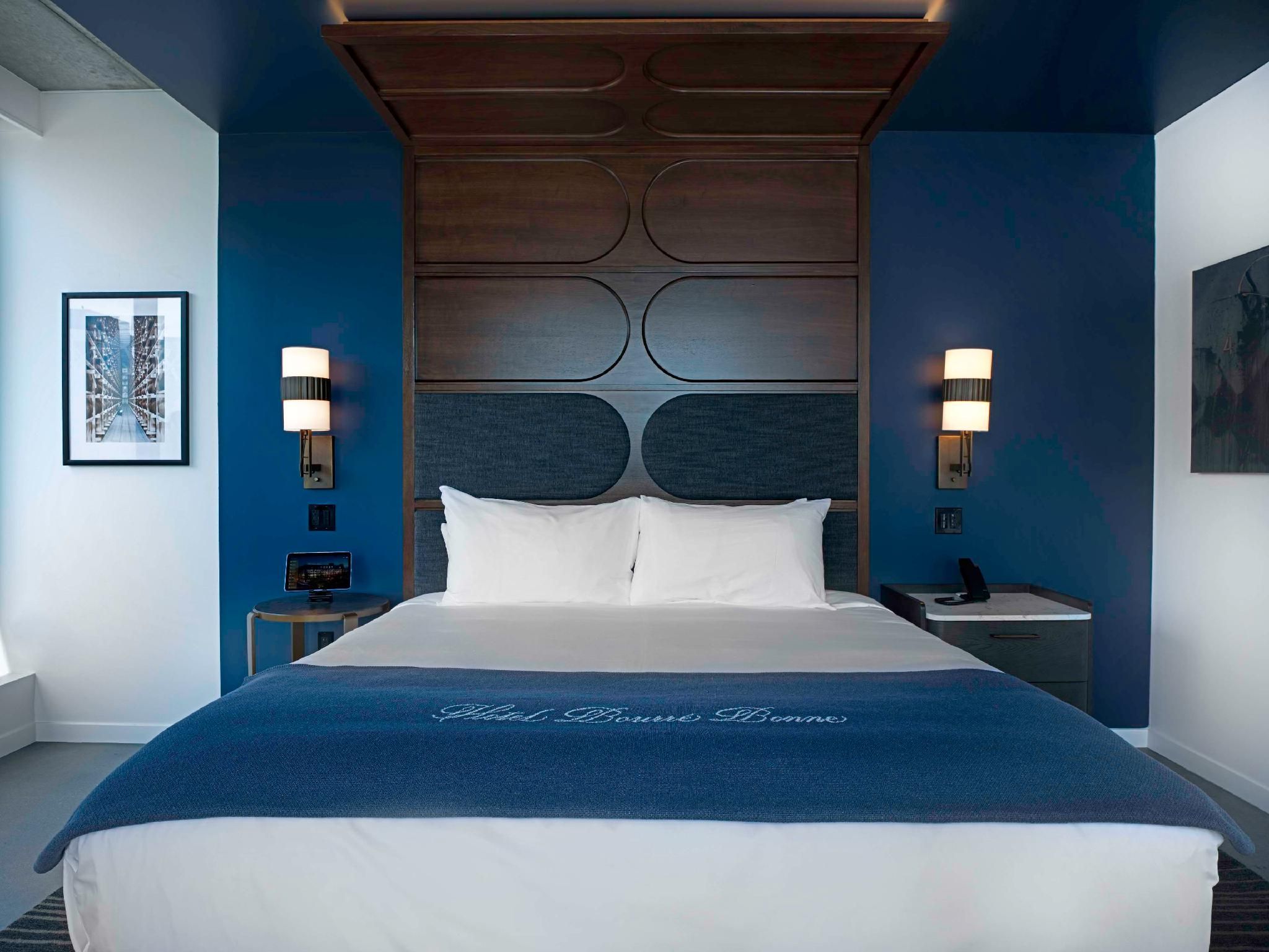 1 KING BED ONE BEDROOM SUITE