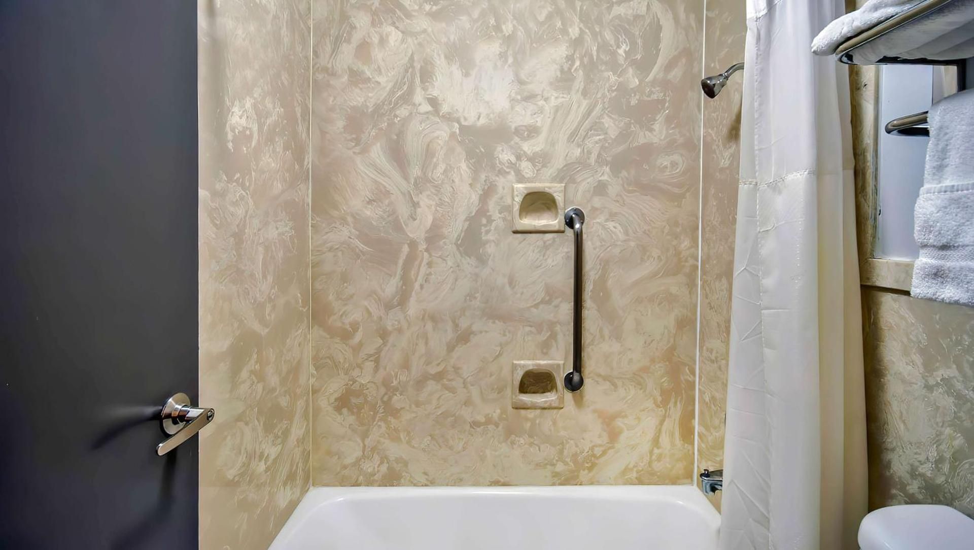 1 King Bed | Mobility Accessible Tub, Nsmk